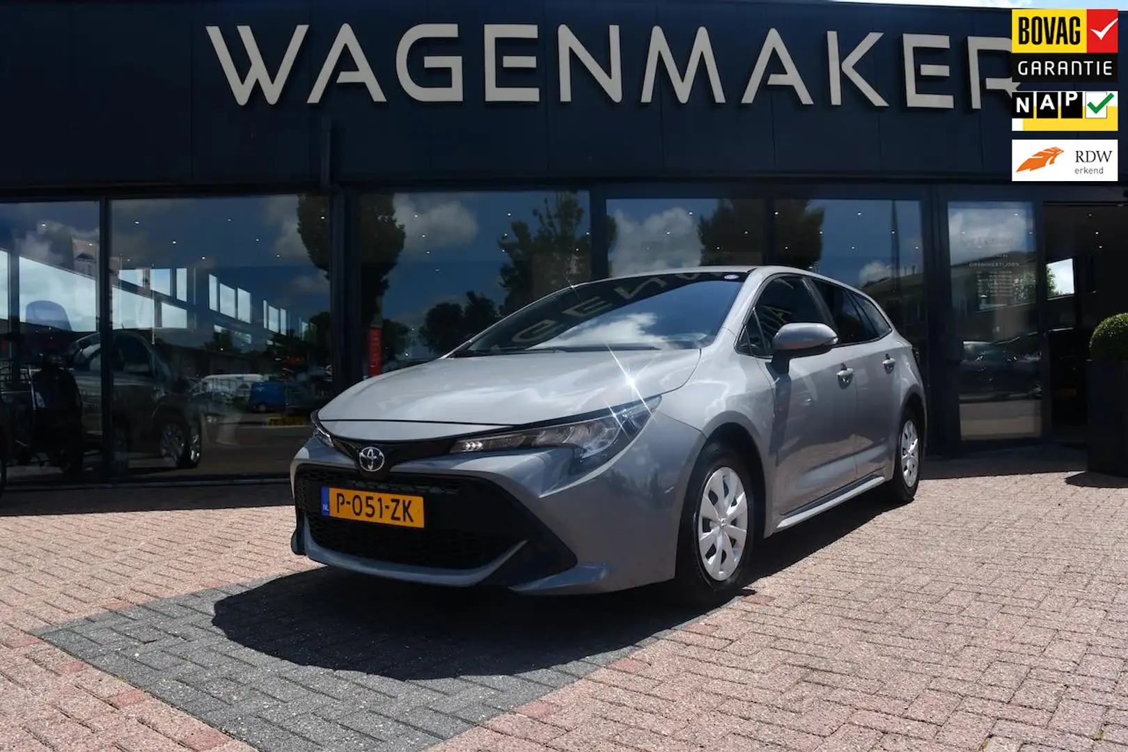 Toyota Corolla Touring Sports 1.8 Hybrid Clima|ACC|Carplay! Grijs - 1