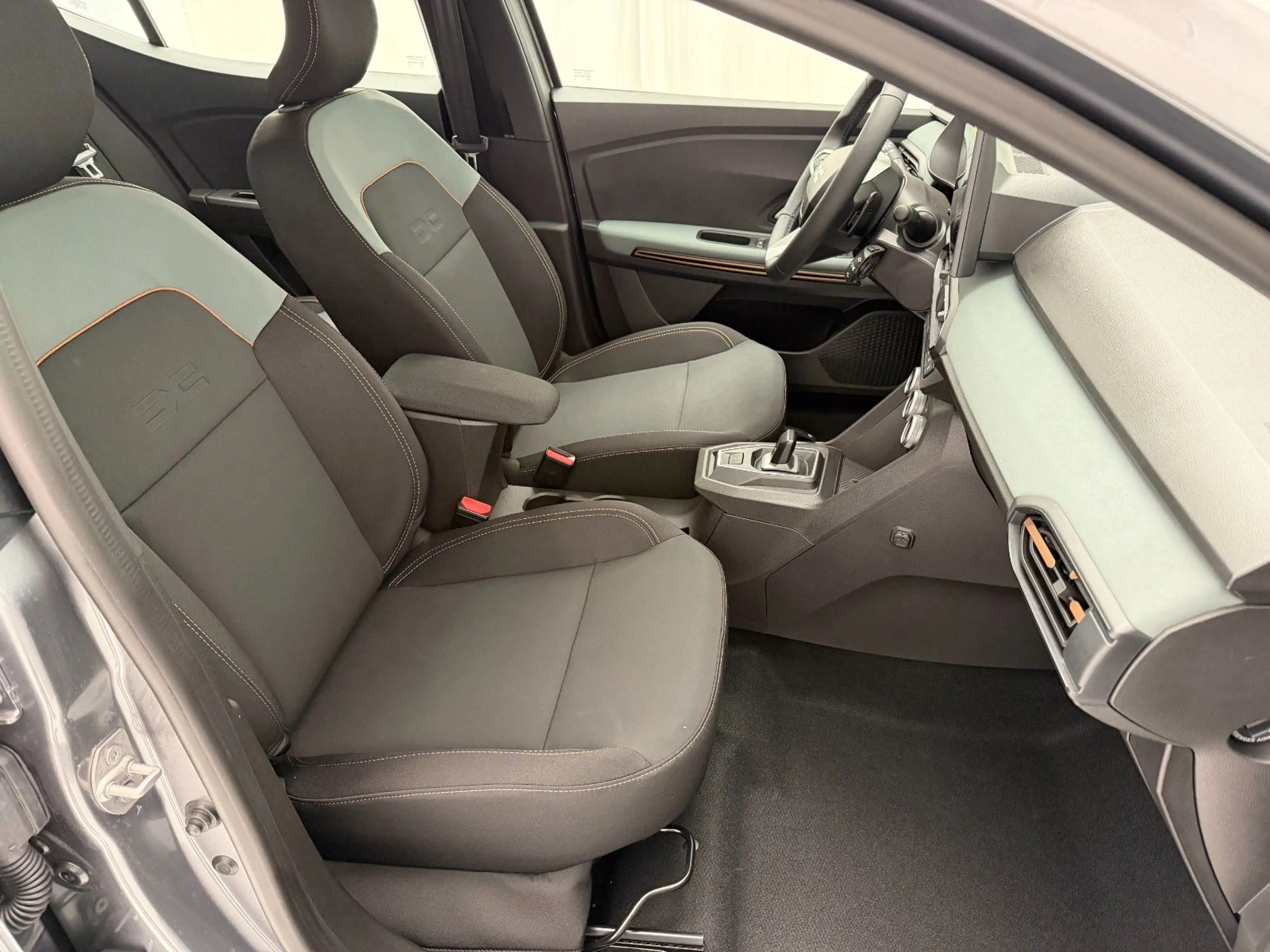 Dacia Sandero Stepway Extreme ECO-G 120 auto — photo 18