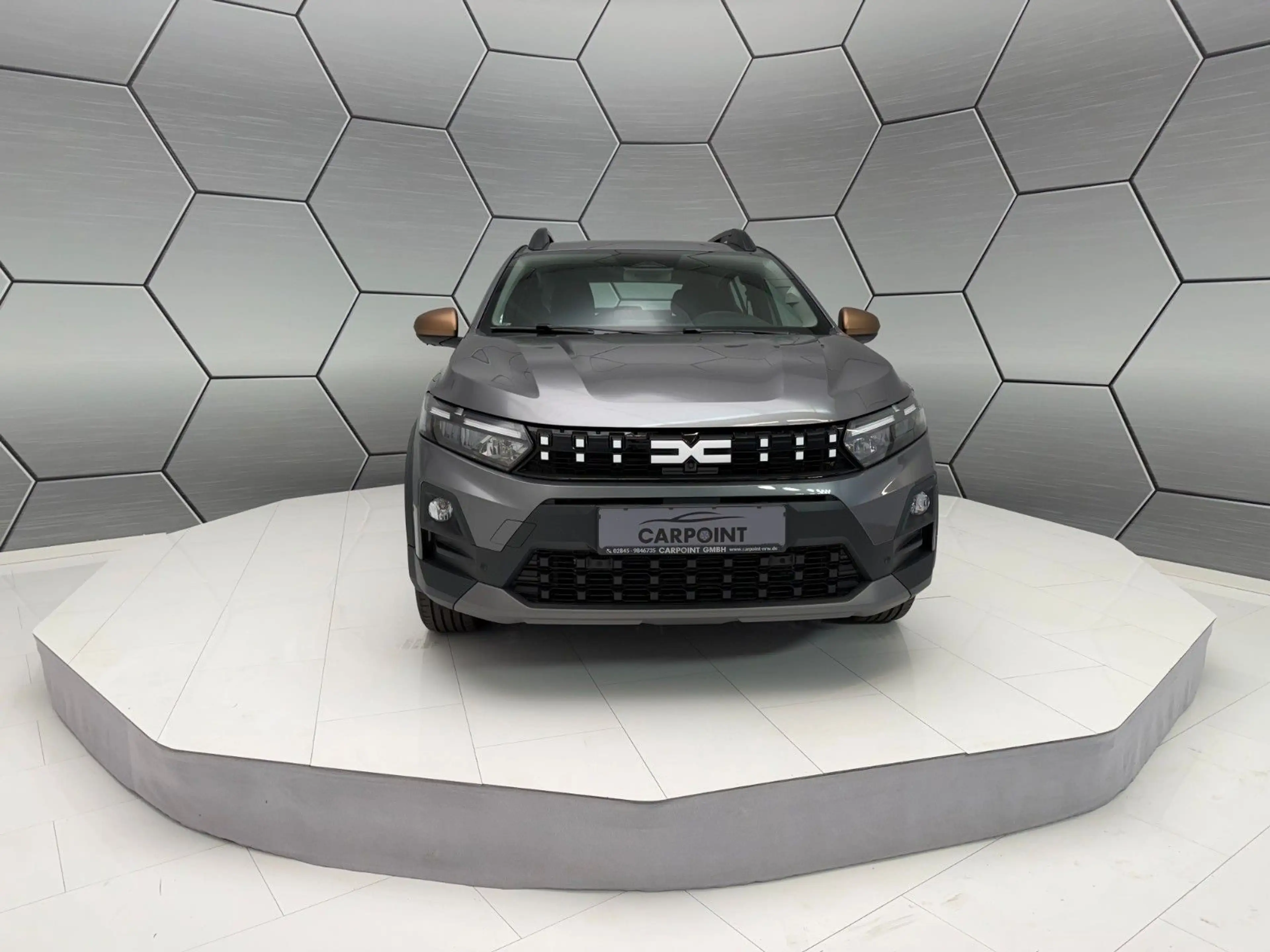 Dacia Sandero Stepway Extreme ECO-G 120 auto — photo 9