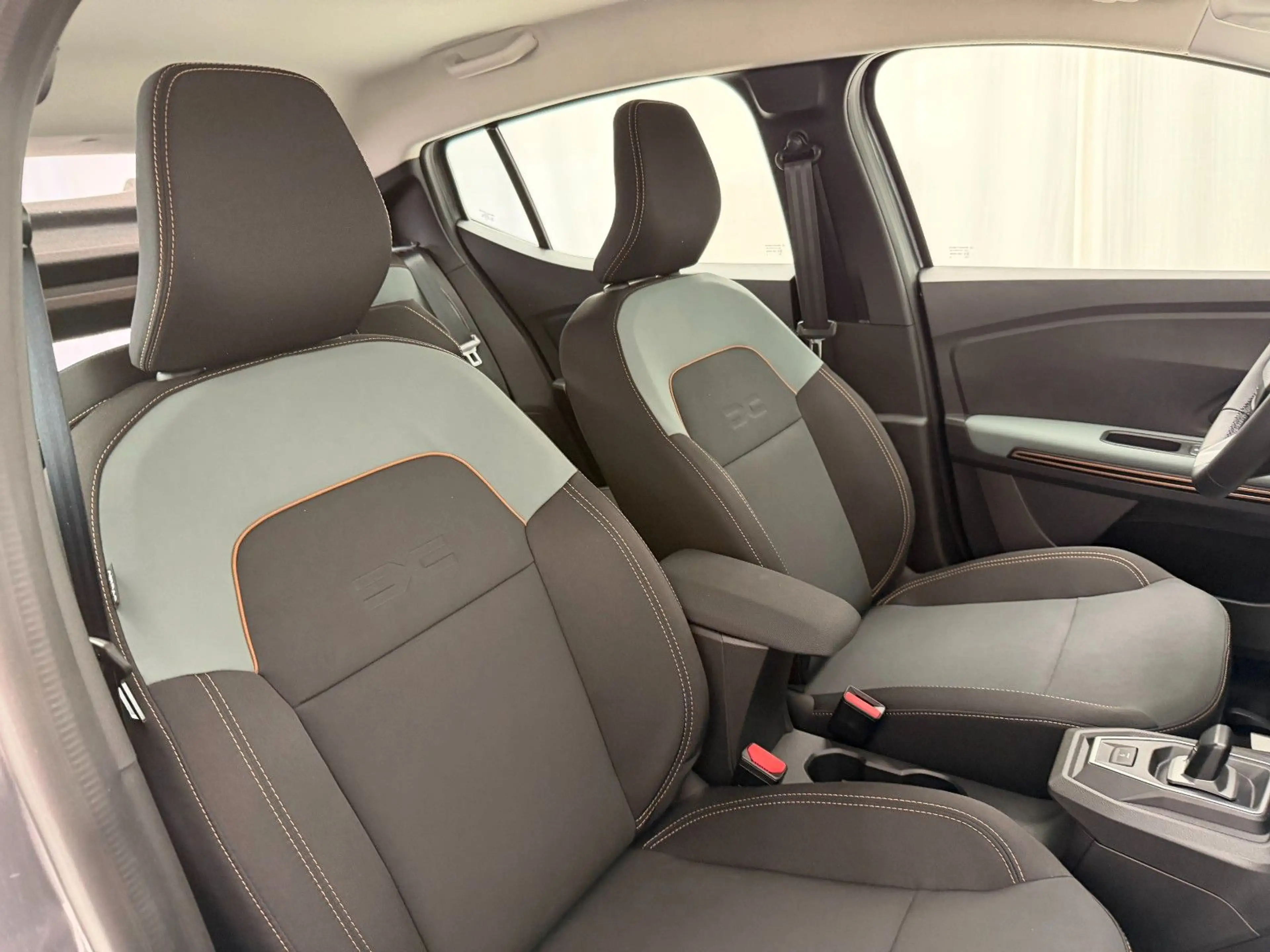 Dacia Sandero Stepway Extreme ECO-G 120 auto — photo 23