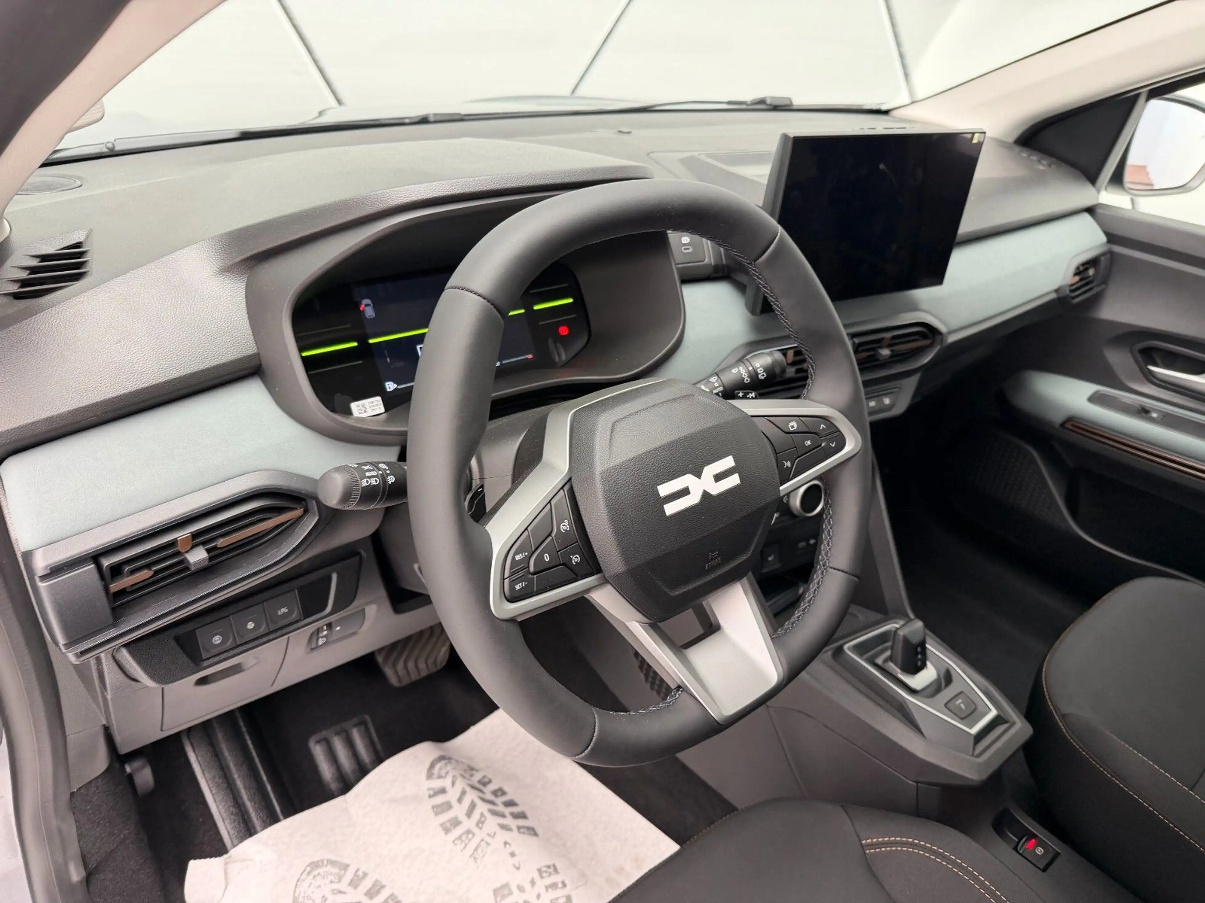 Dacia Sandero Stepway Extreme ECO-G 120 auto — photo 14