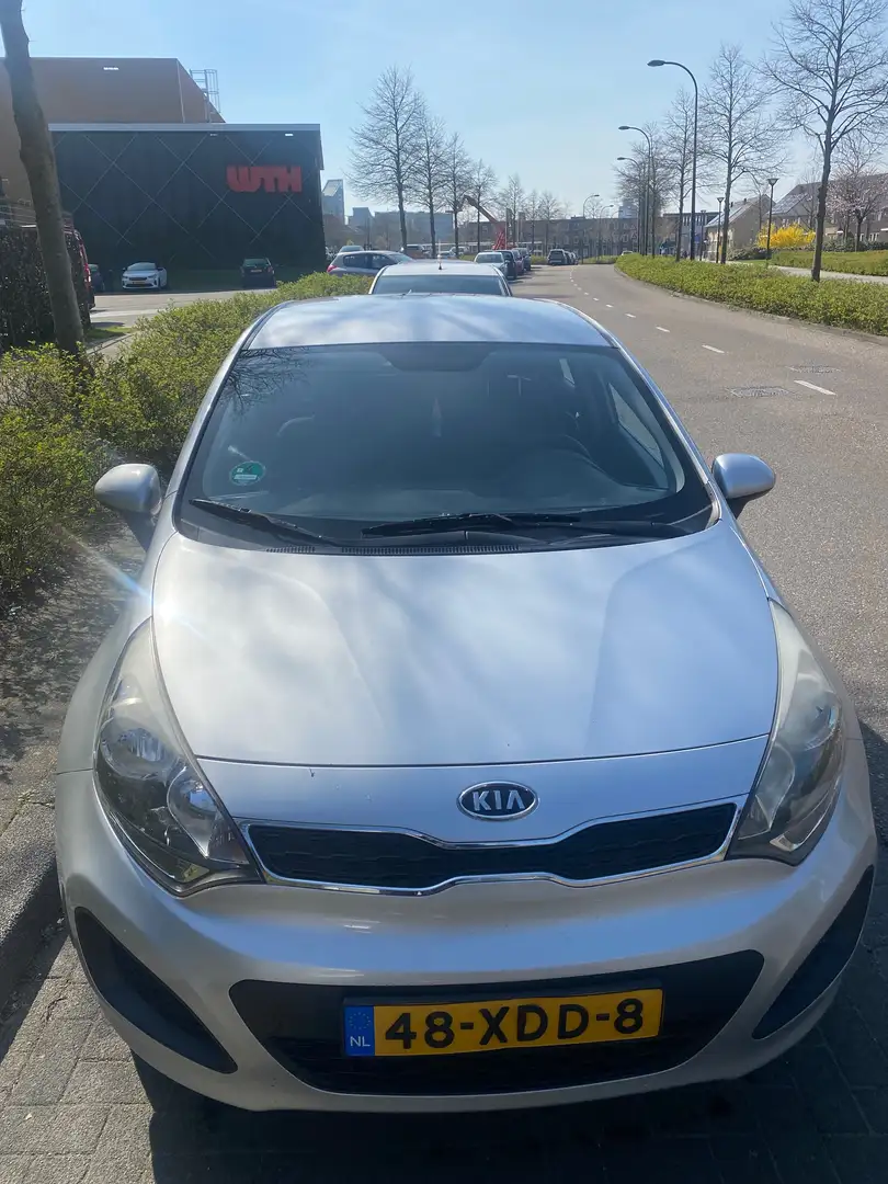 Kia Rio Rio 1.1 CRDi Grijs - 1