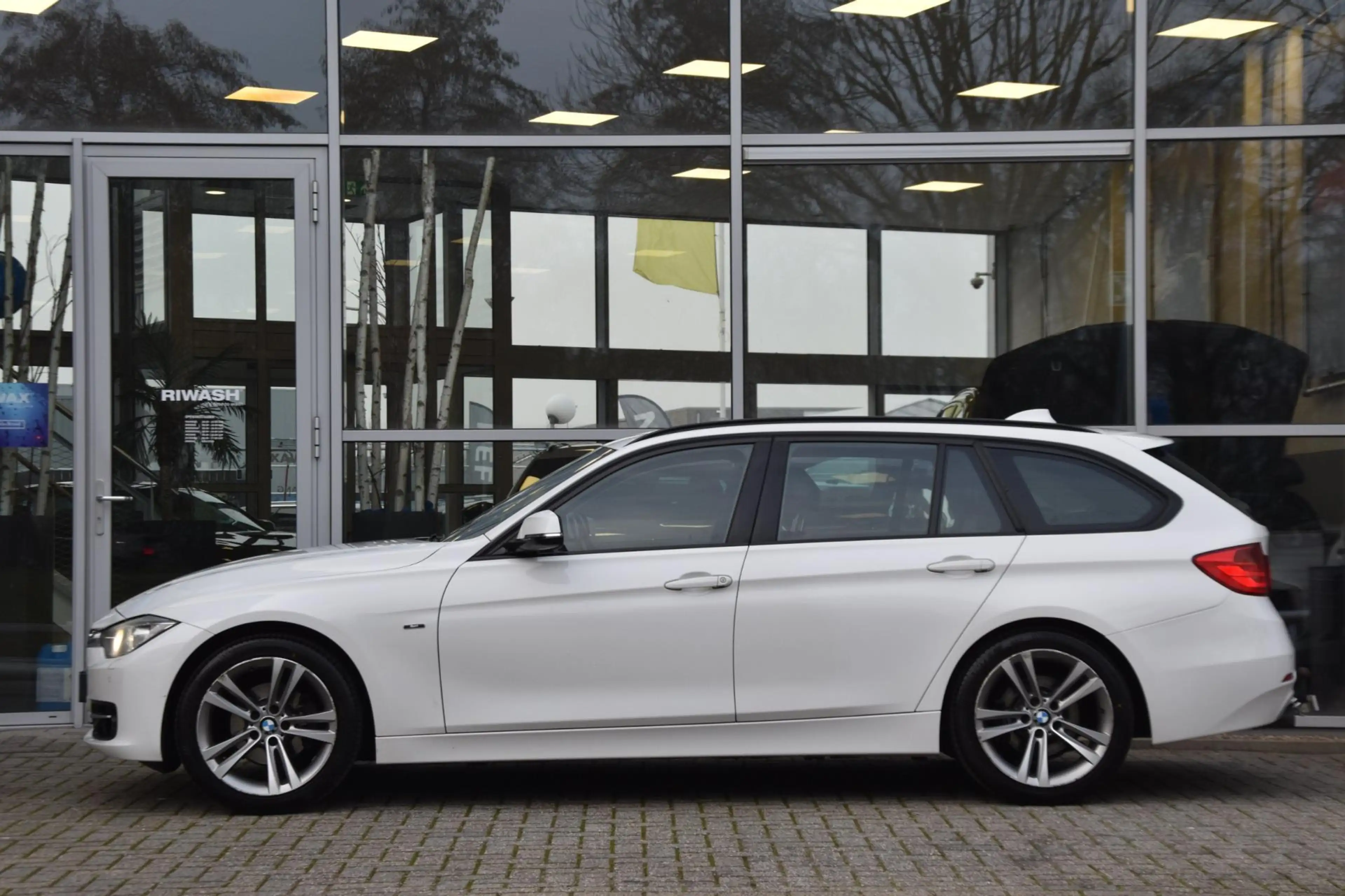 BMW 316 3-serie Touring 316i High Executive Aut. Sport Led — photo 5