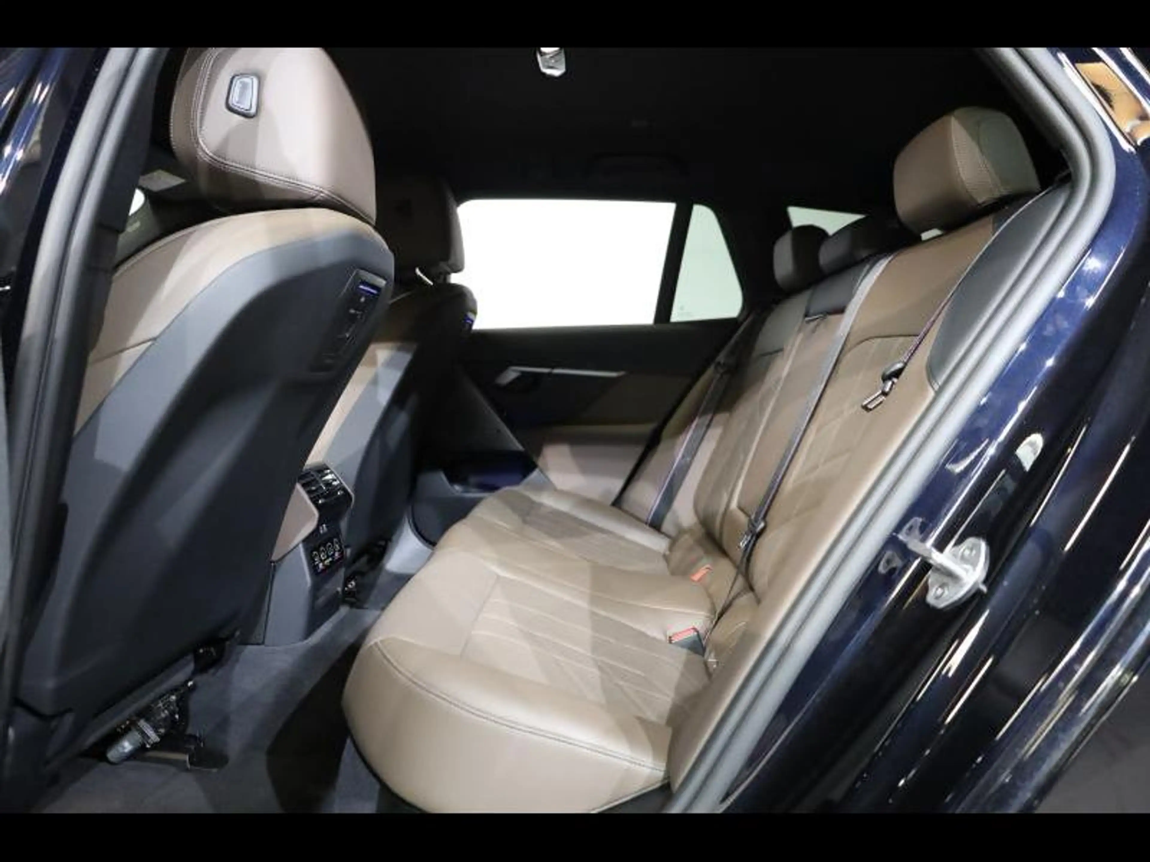 BMW 530 e Touring Kit M Sport — photo 10