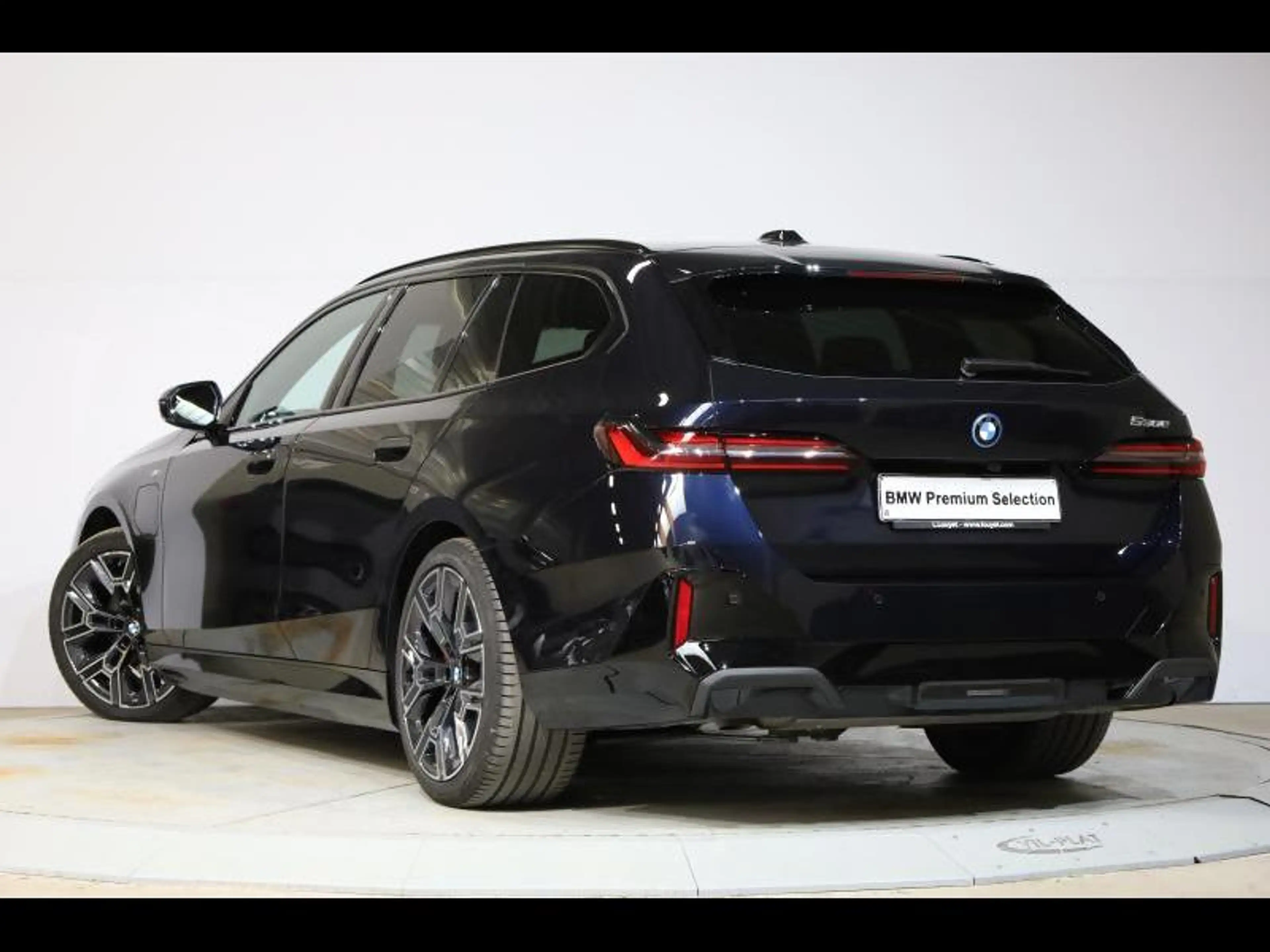 BMW 530 e Touring Kit M Sport — photo 5