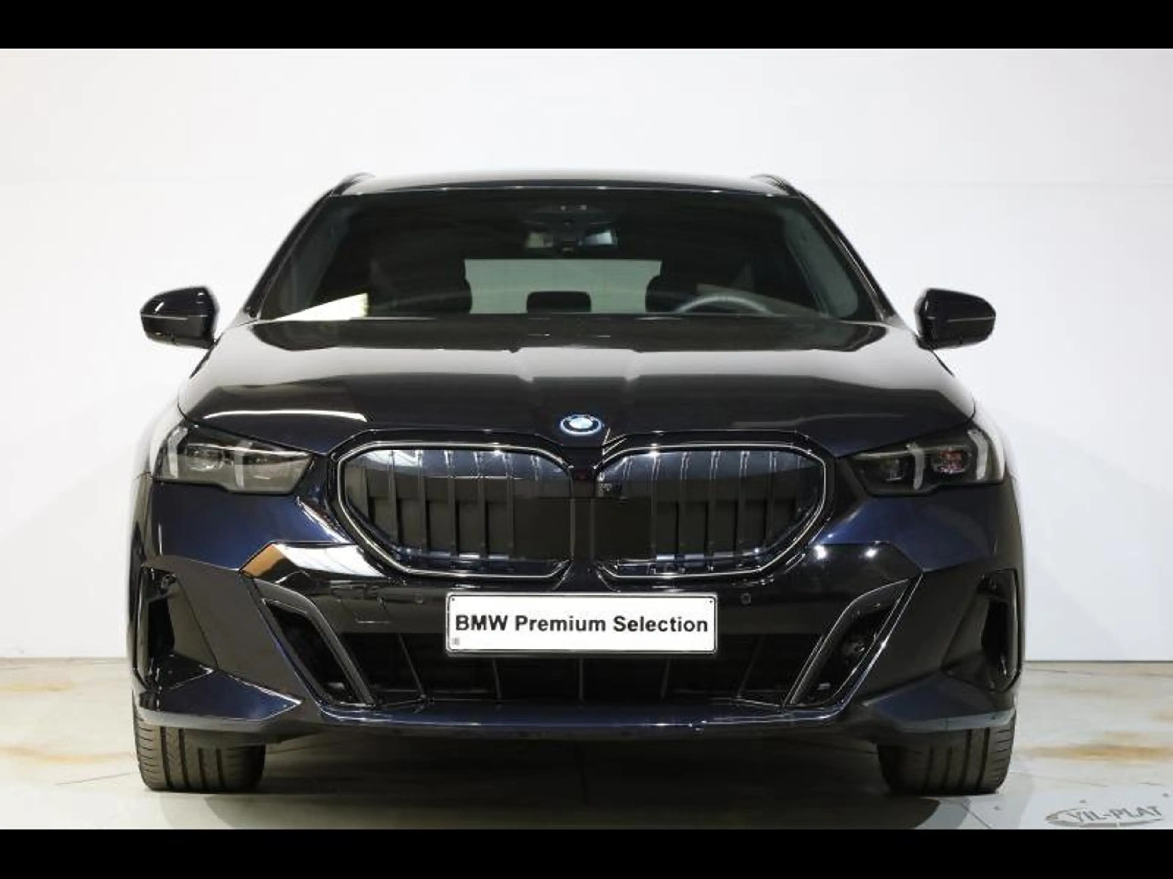 BMW 530 e Touring Kit M Sport — photo 2