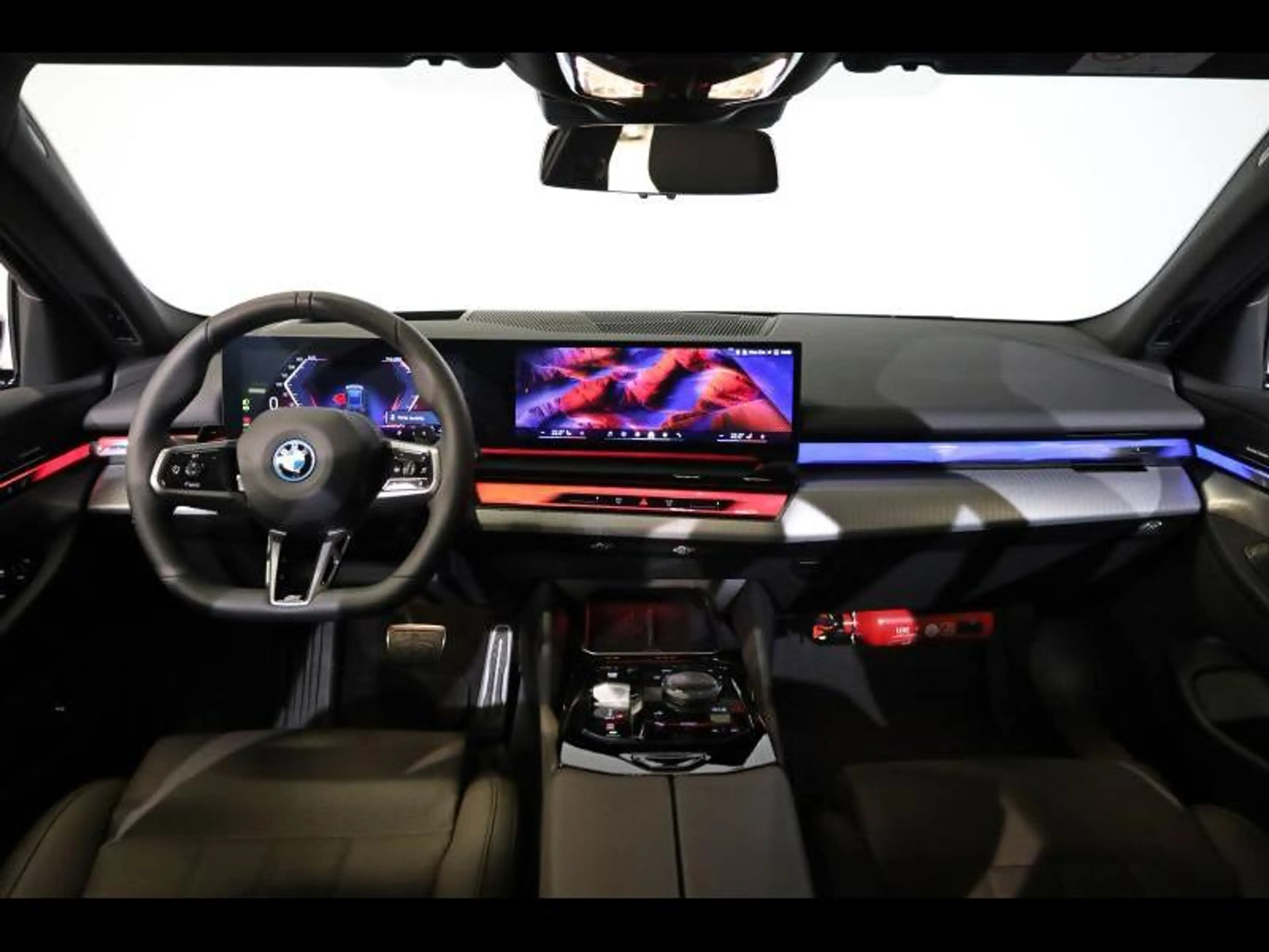 BMW 530 e Touring Kit M Sport — photo 7