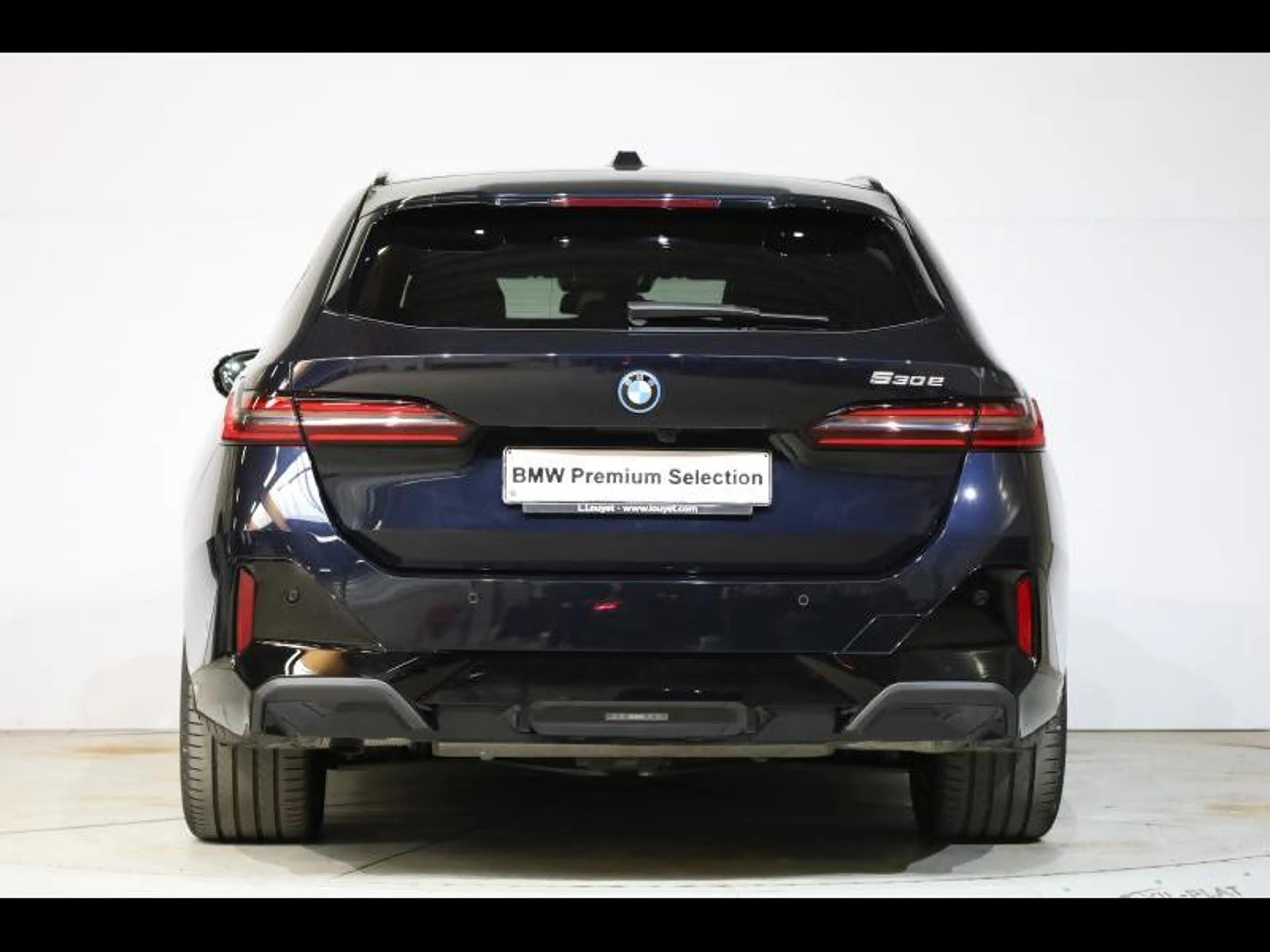 BMW 530 e Touring Kit M Sport — photo 4