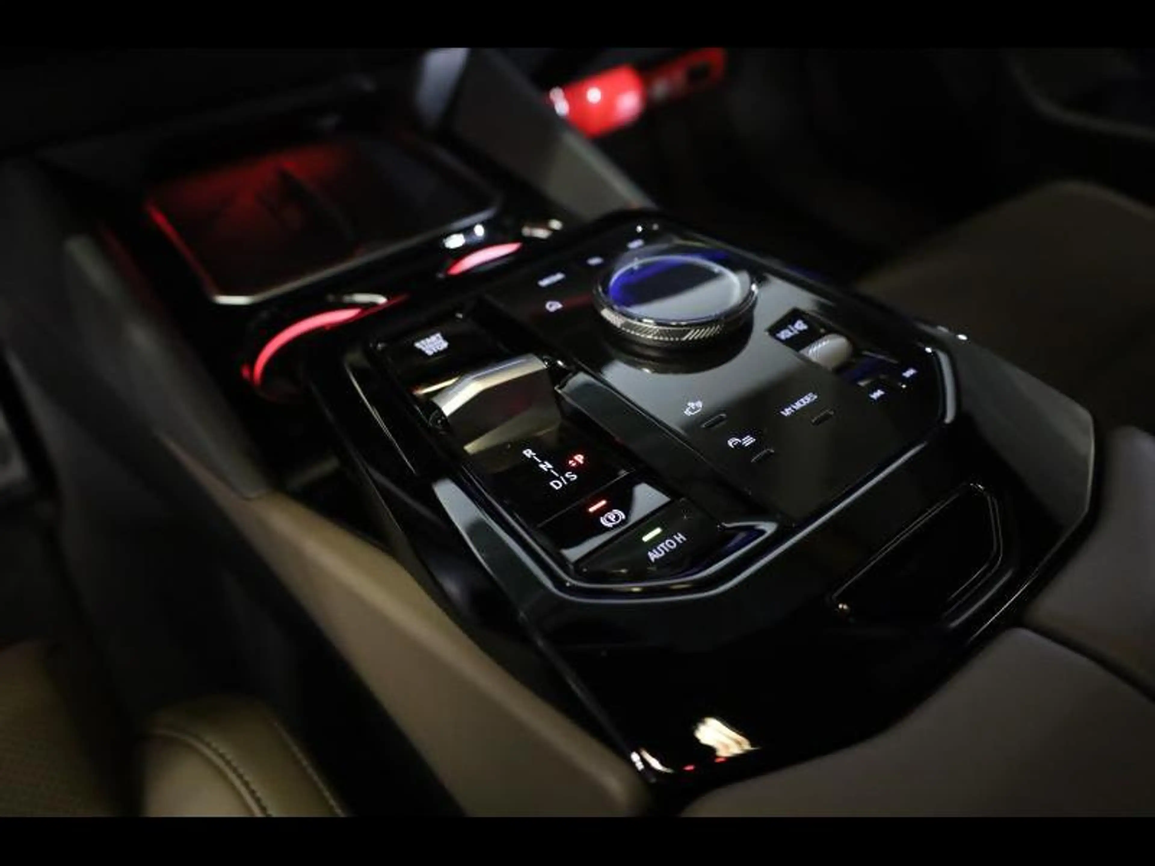 BMW 530 e Touring Kit M Sport — photo 12