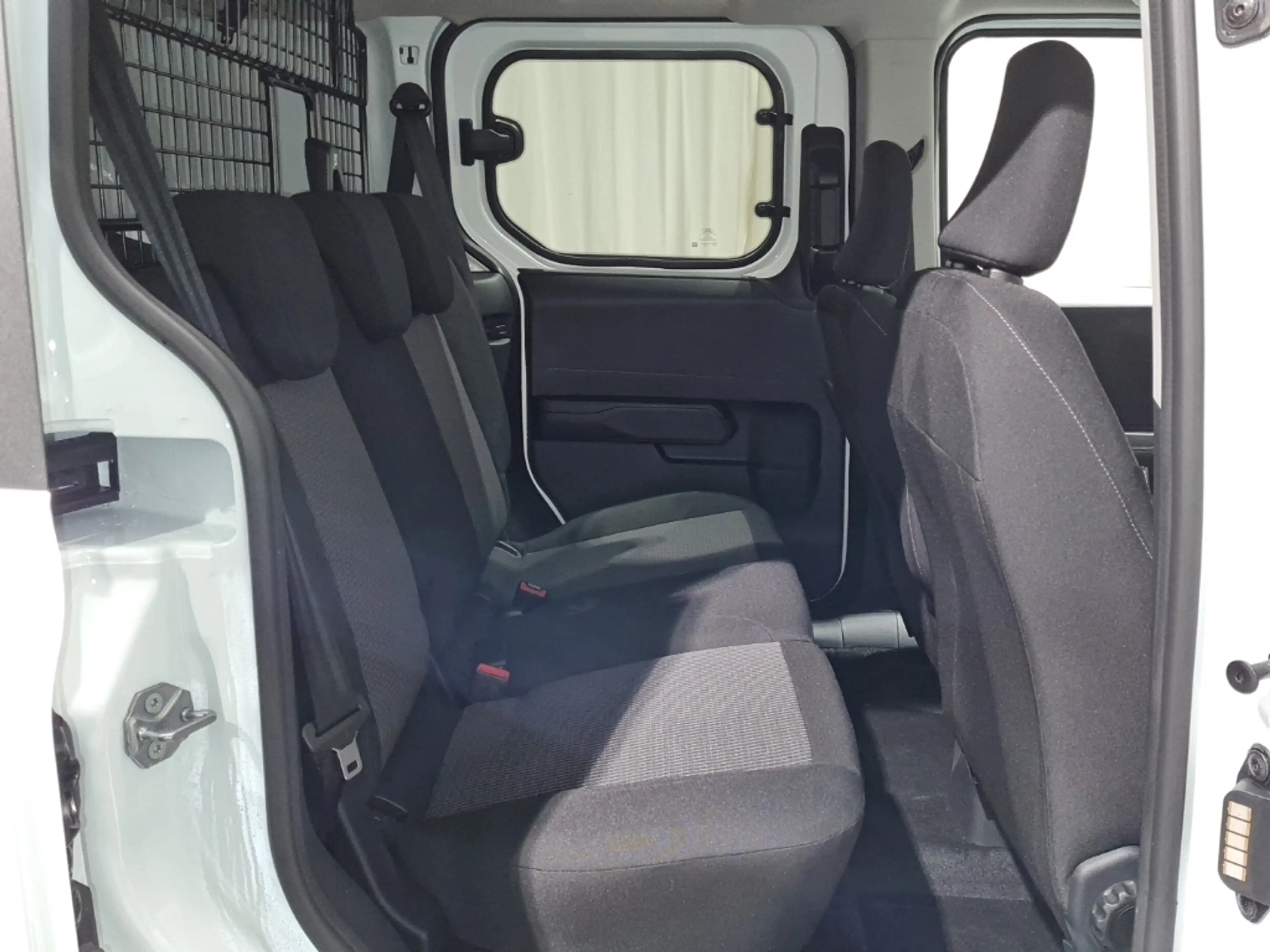 Ford Transit Courier Trend Kasten-Doka EcoBoost "GJR" — photo 9