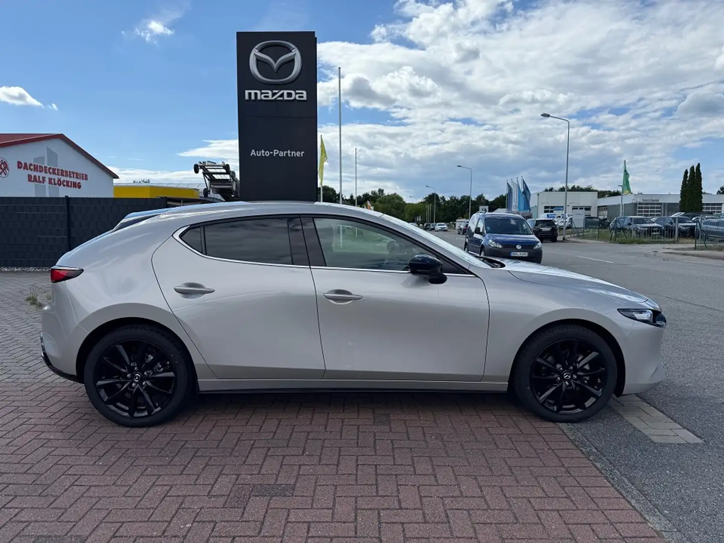 Mazda 3 2.5L e-SKYACTIV G 140ps 6AT Homura Beige - 2