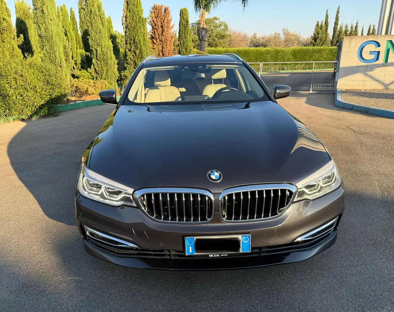 BMW 520 520d Touring Luxury auto - 2