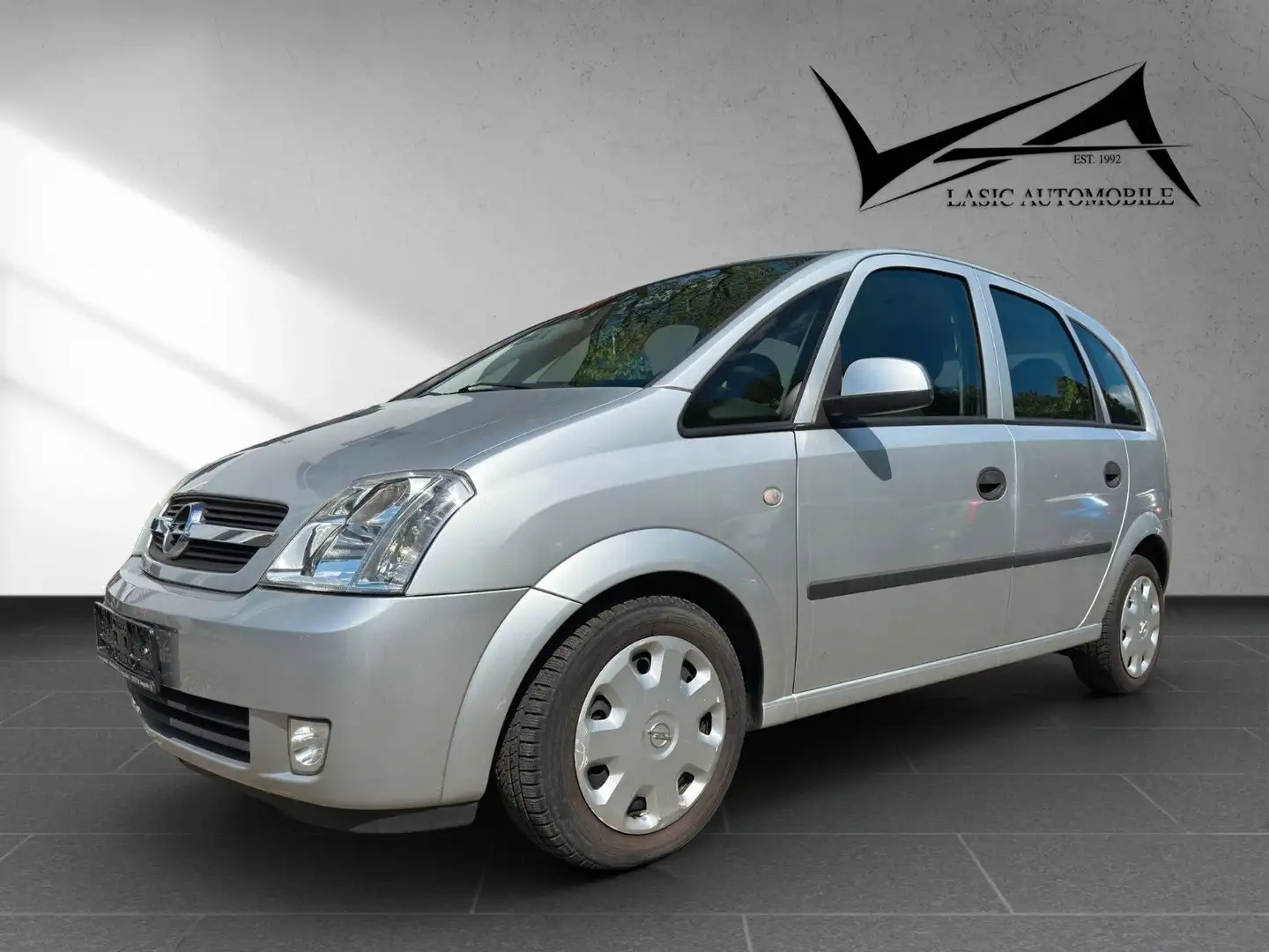 Opel Meriva 1.6 Automatik Silber - 1