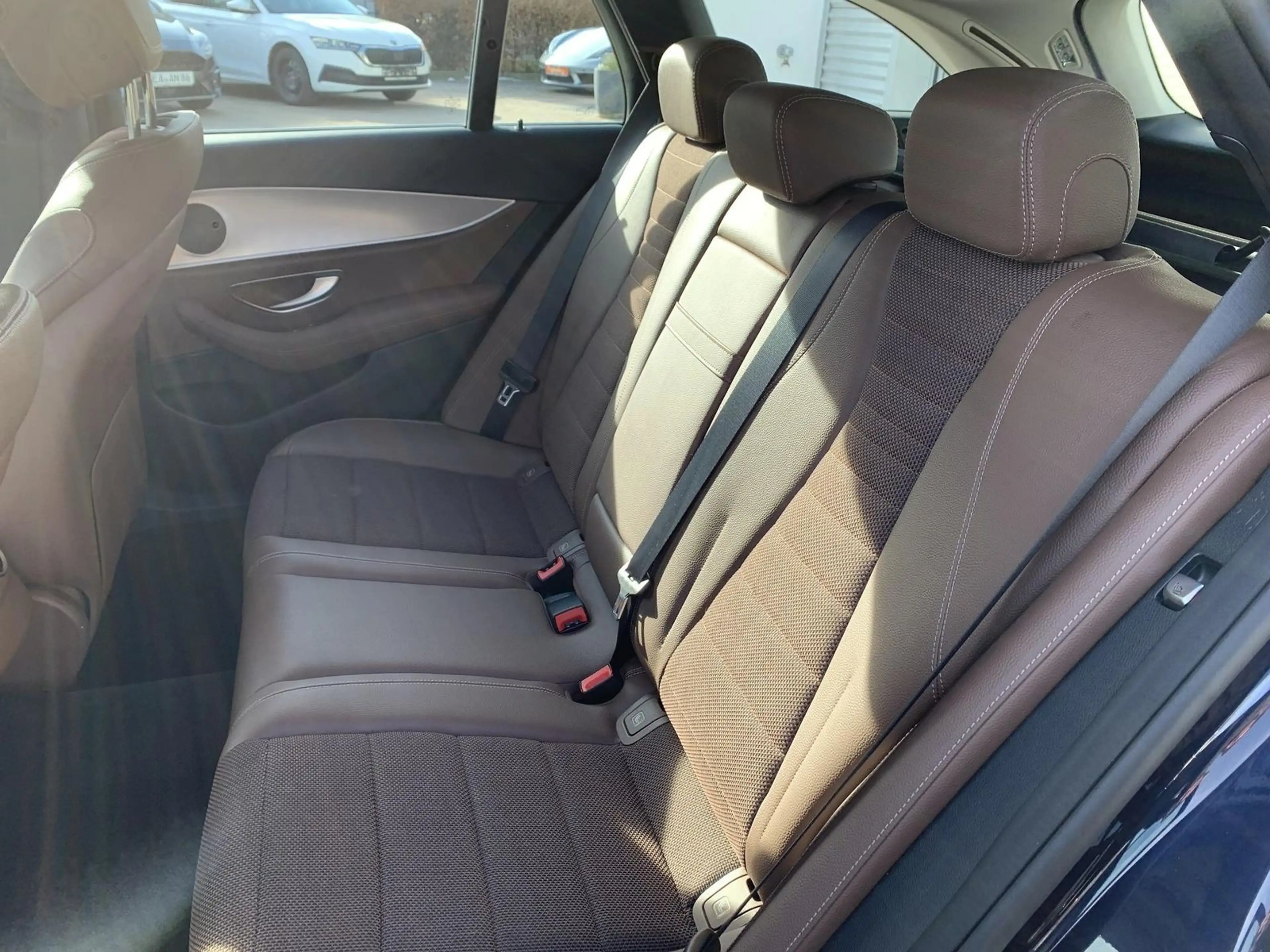 Mercedes-Benz E 350 E350 d T-Modell Avantg. AHK+RFK+NAV+MBEAM+MEMORY — photo 12