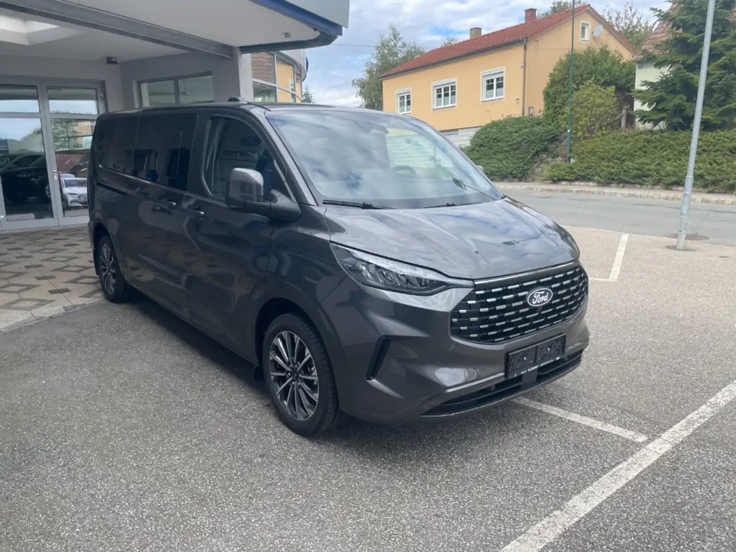 Ford Transit Custom Tourneo Custom Titanium X L2H1 2.0 Ecoblue Grau - 2
