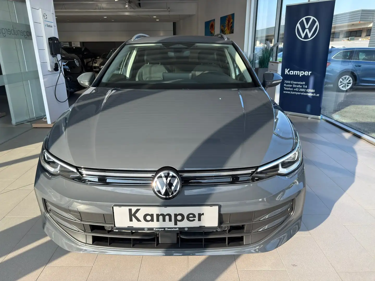 Volkswagen Golf Variant Business mHeV DSG Grau - 2