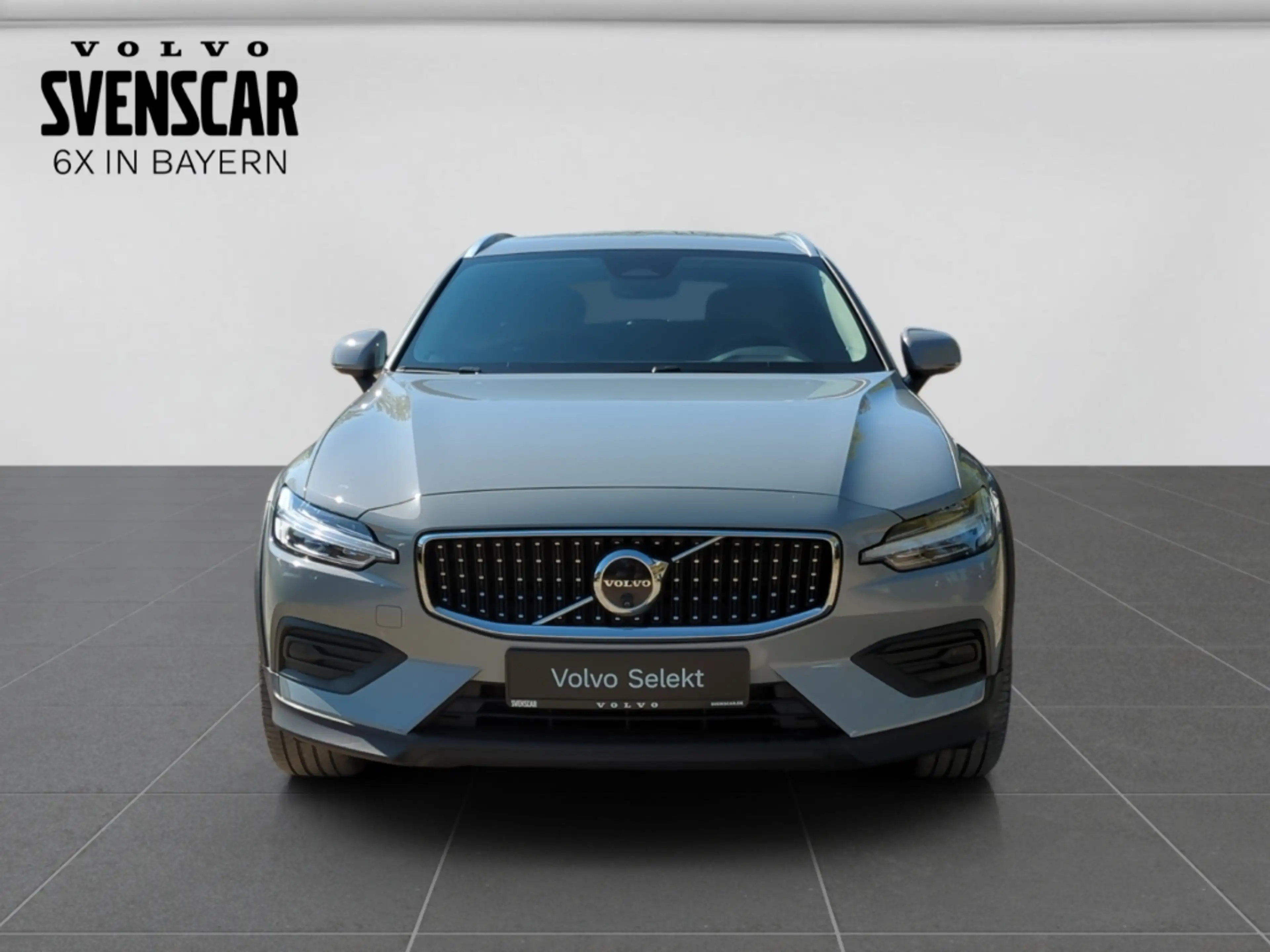 Volvo V60 Cross Country Cross Country Plus AWD StandHZG AHK Digitales Cock — photo 8