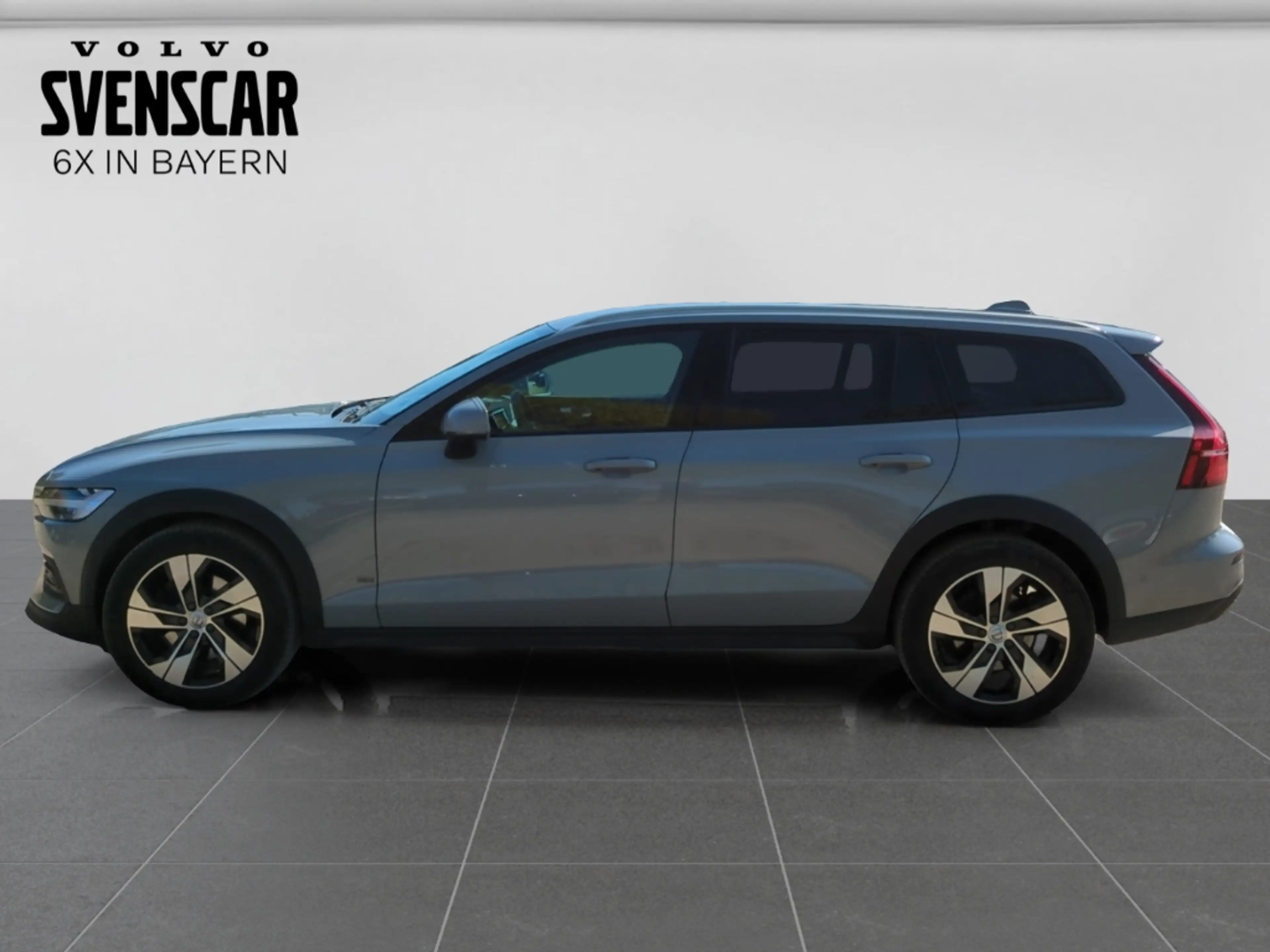 Volvo V60 Cross Country Cross Country Plus AWD StandHZG AHK Digitales Cock — photo 2