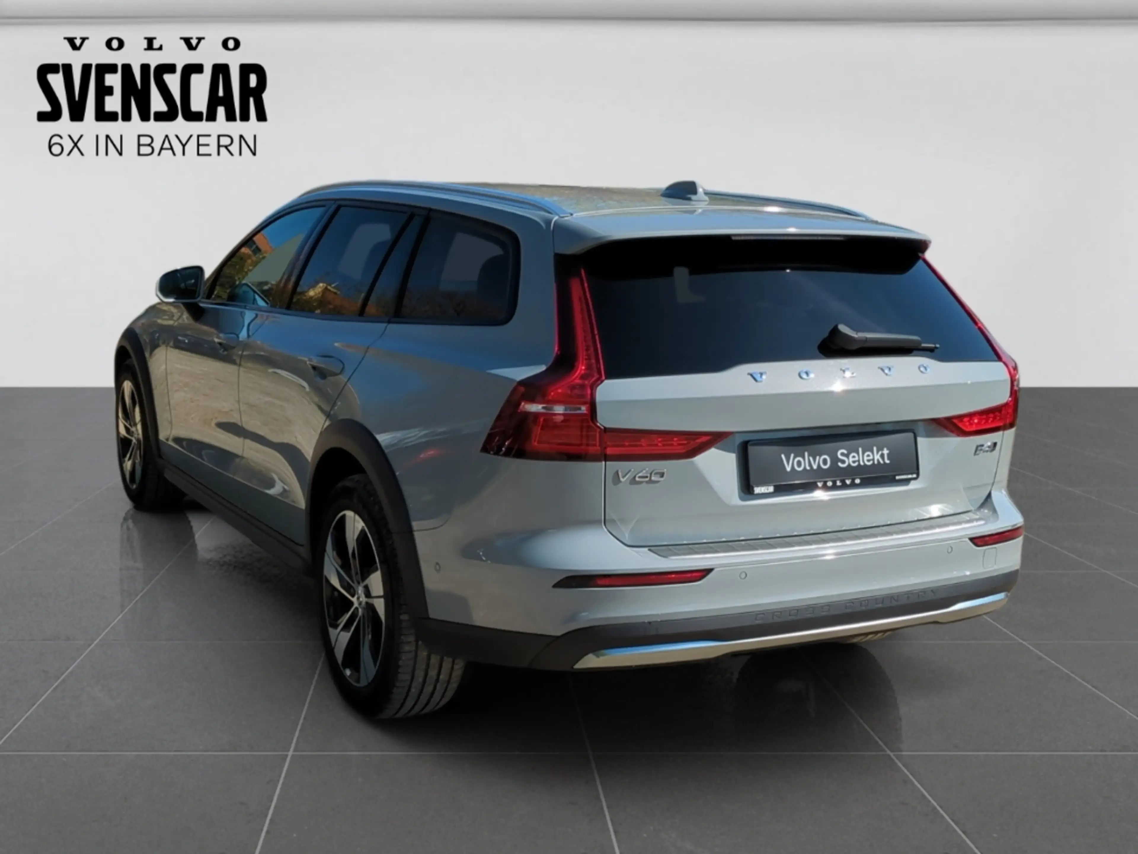 Volvo V60 Cross Country Cross Country Plus AWD StandHZG AHK Digitales Cock — photo 3