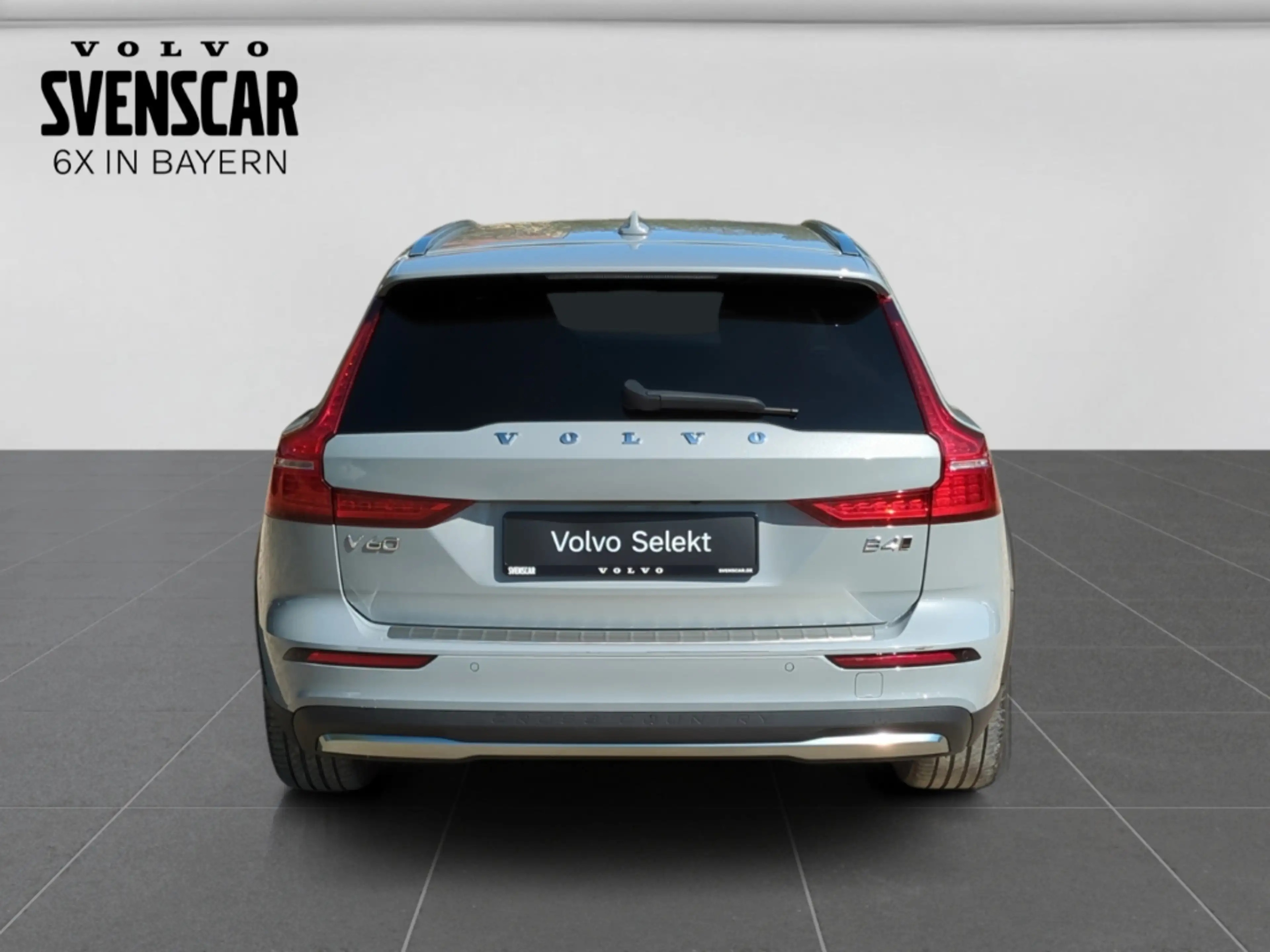 Volvo V60 Cross Country Cross Country Plus AWD StandHZG AHK Digitales Cock — photo 4