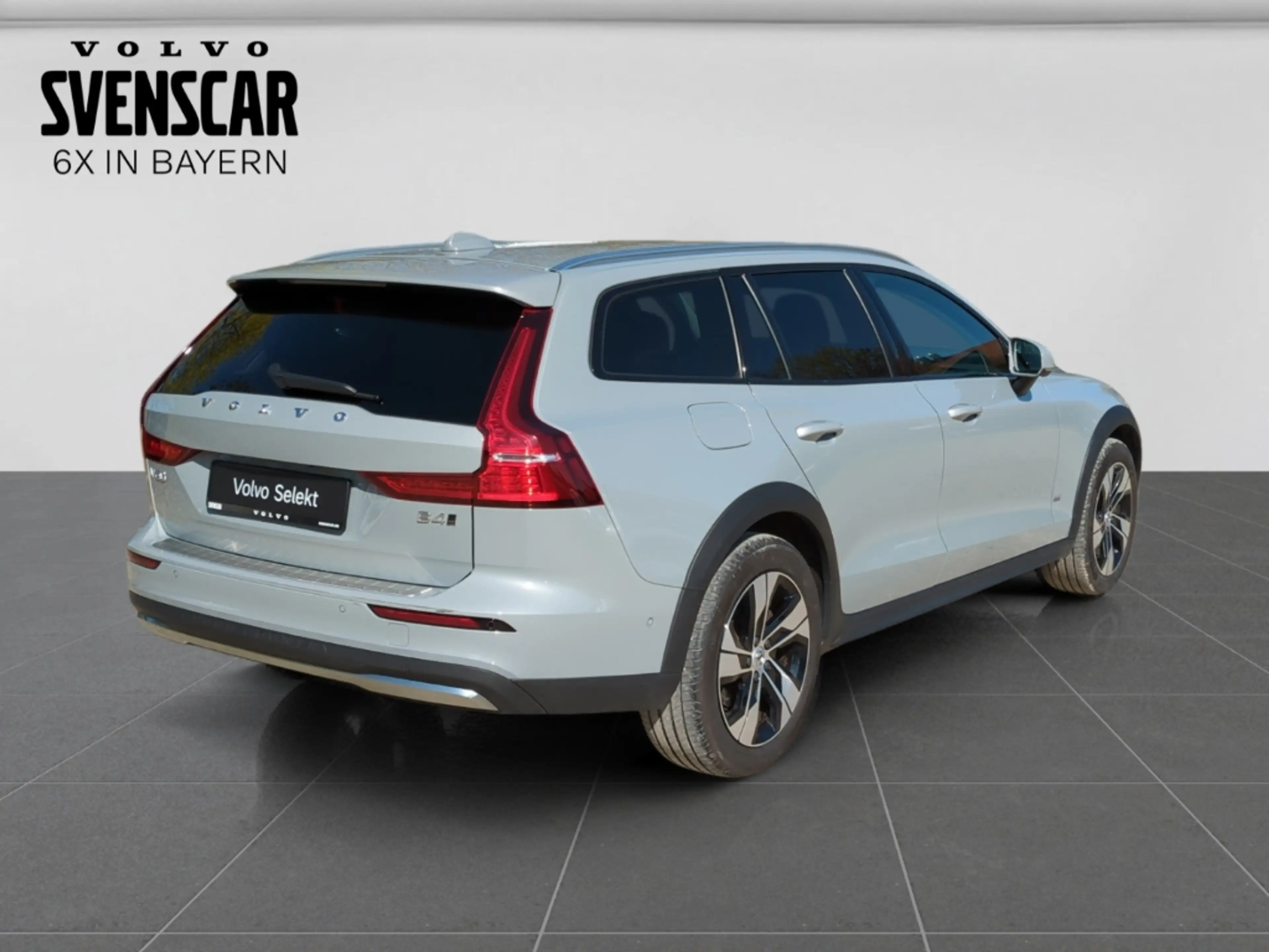 Volvo V60 Cross Country Cross Country Plus AWD StandHZG AHK Digitales Cock — photo 5