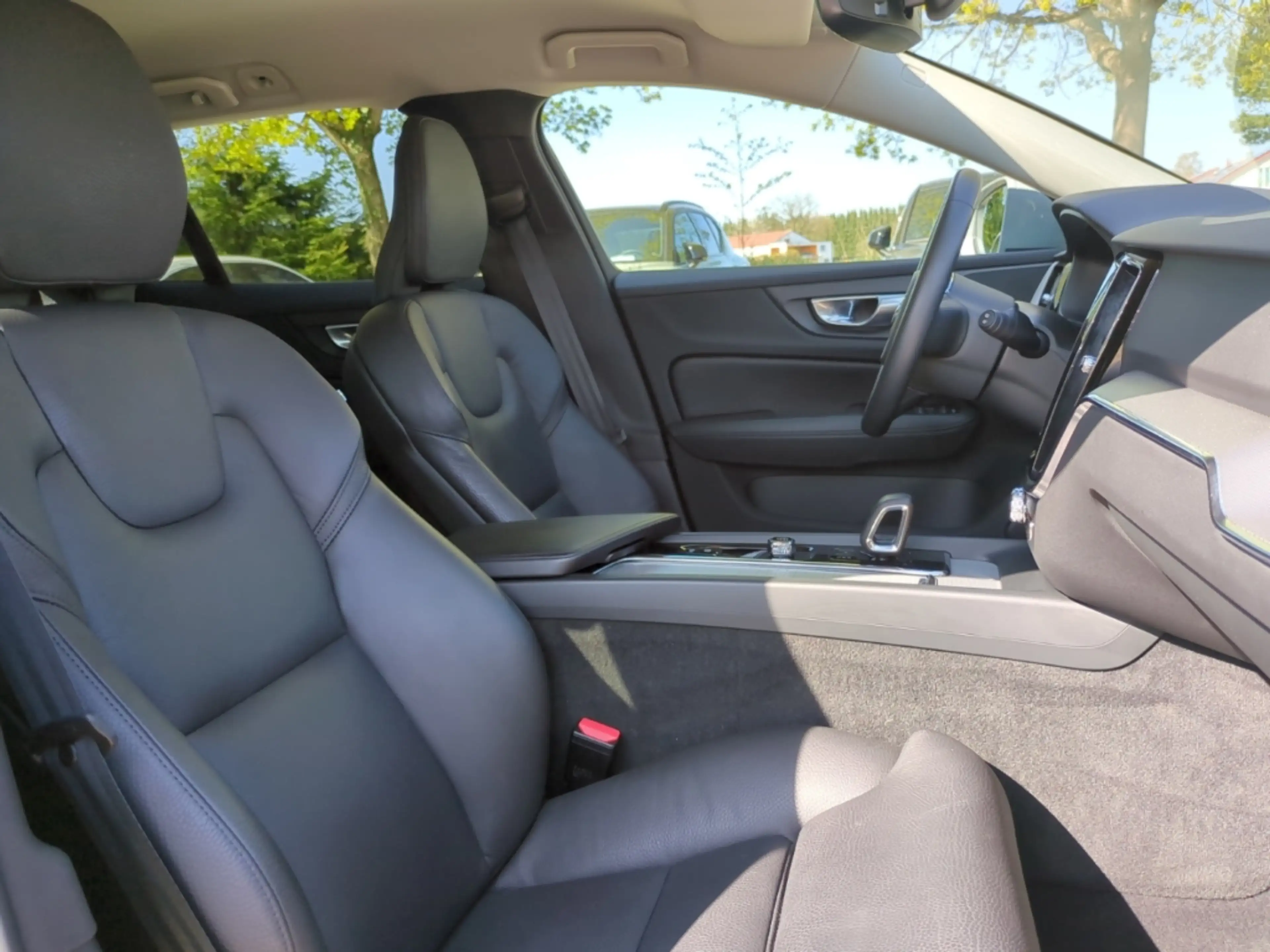 Volvo V60 Cross Country Cross Country Plus AWD StandHZG AHK Digitales Cock — photo 13