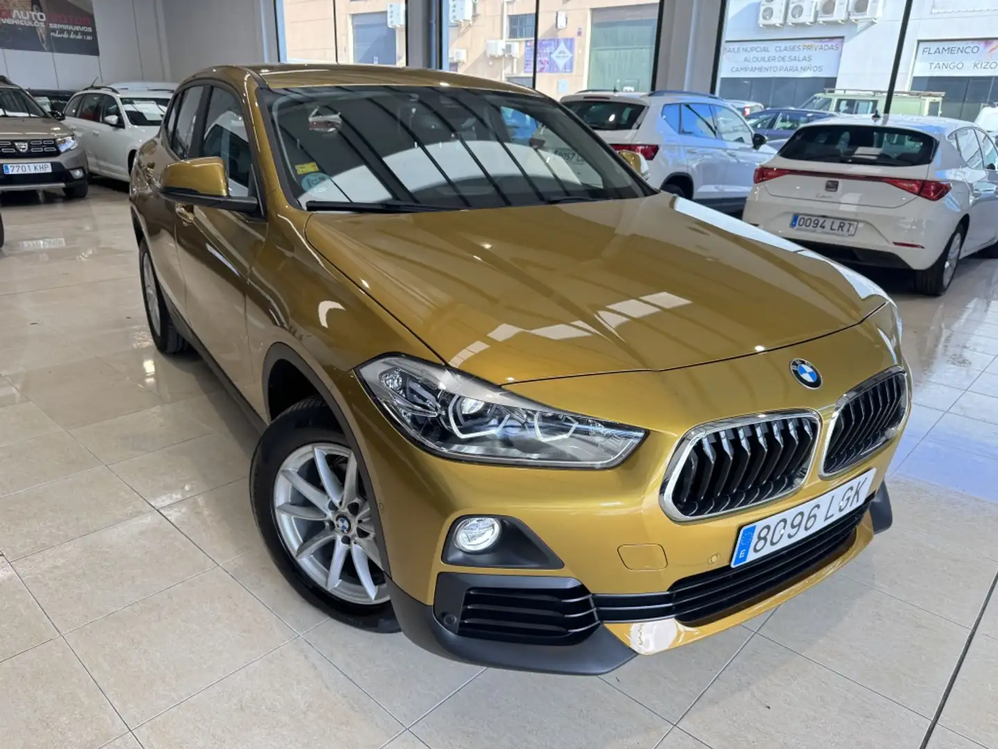 BMW X2 sDrive 16d Business Amarillo - 2