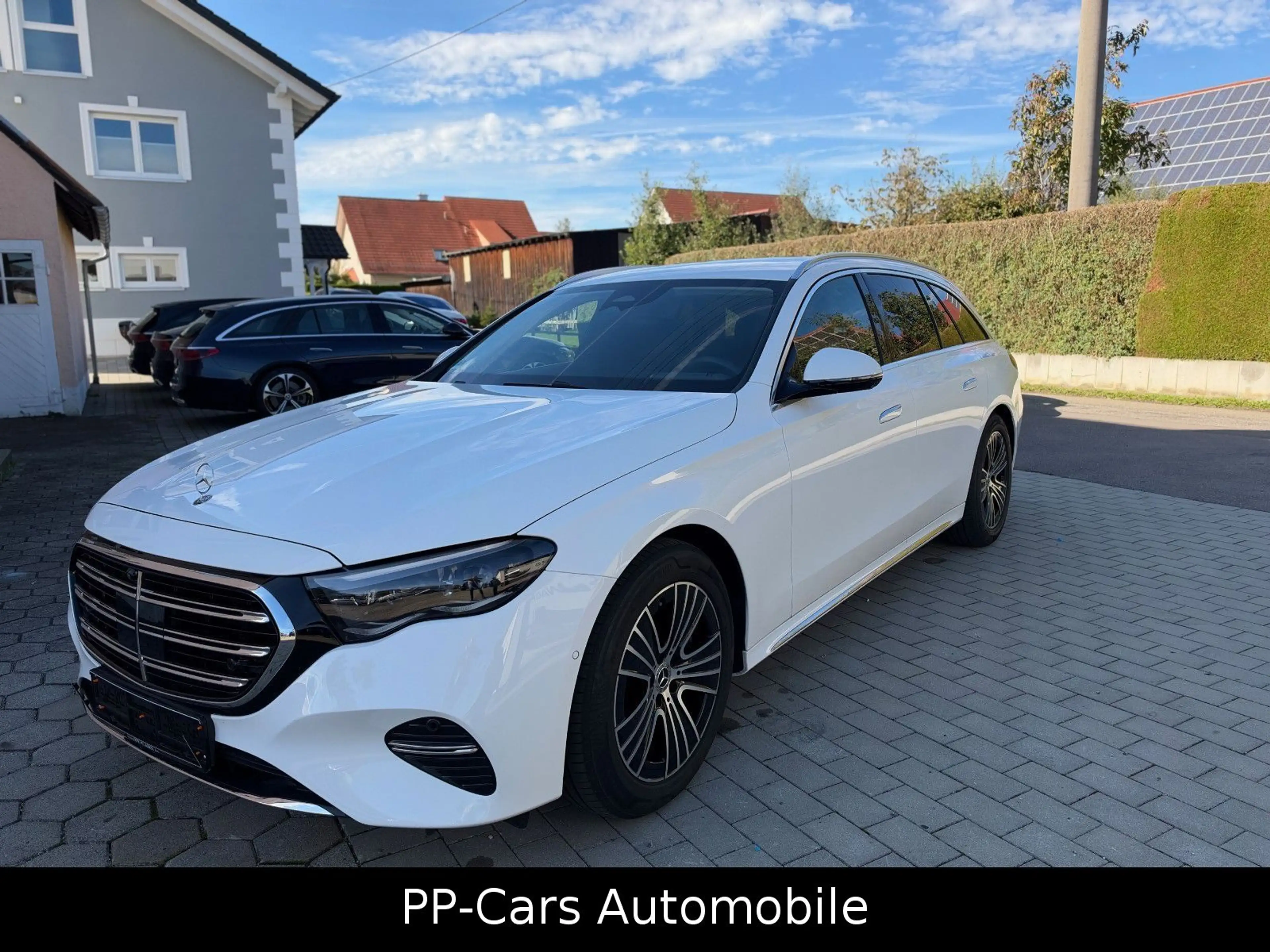 Mercedes-Benz E 220 dT EXCLUSIVE Premium*Standheizung*AHK*Leder — photo 3