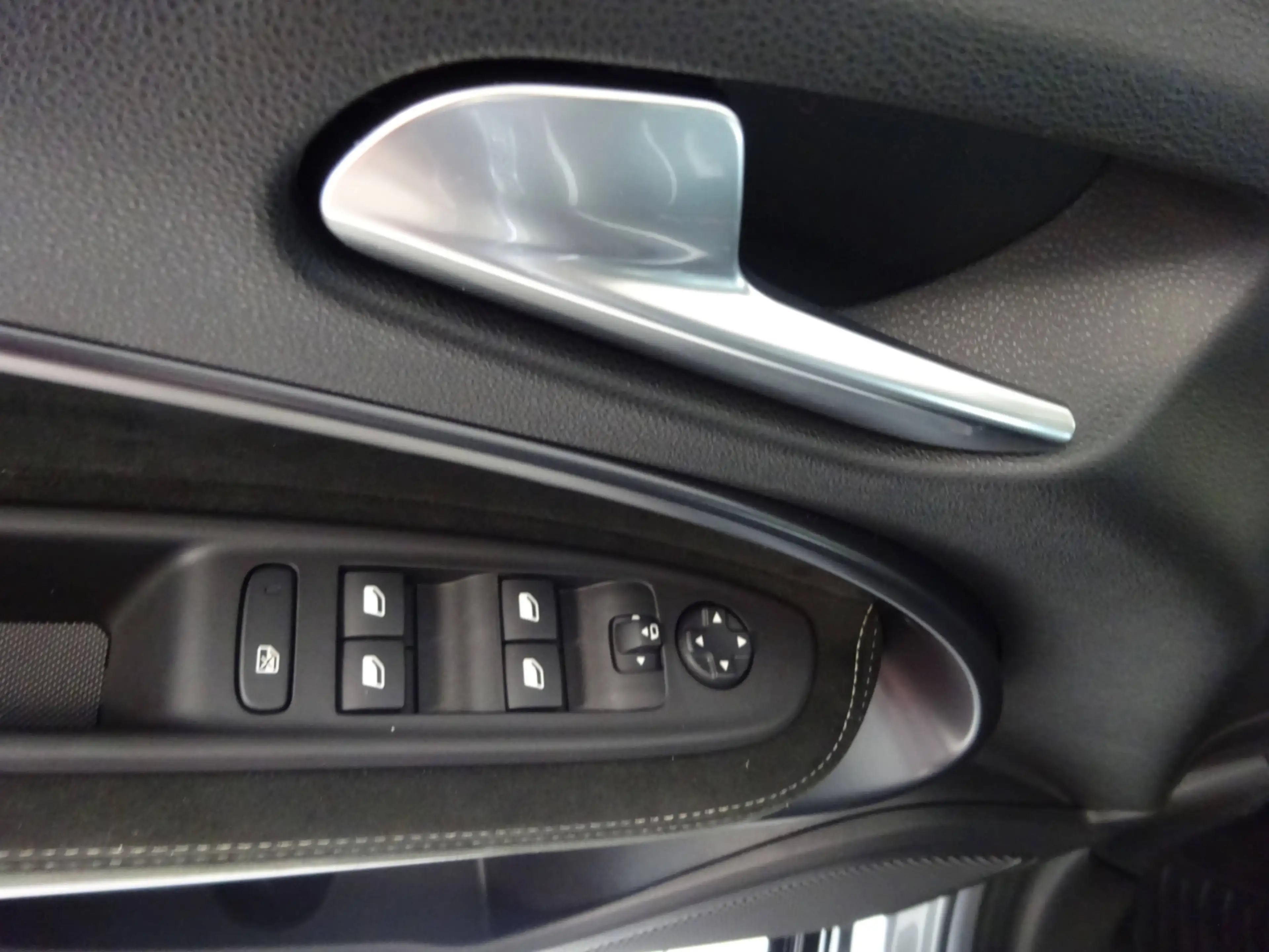 Alfa Romeo Junior Junior Ibrida Junior 1.2 MHEV e-DCT6 Junior — photo 11