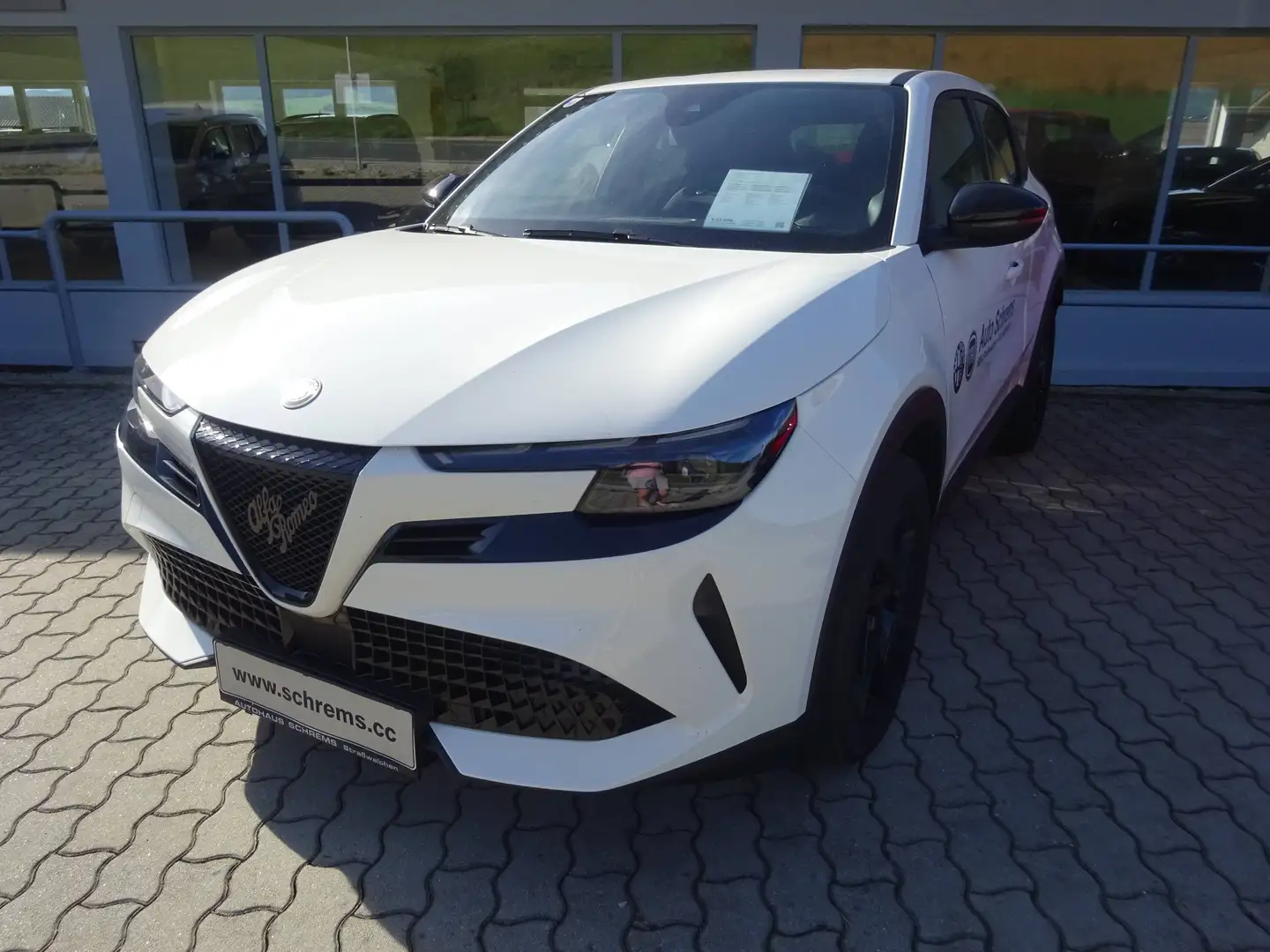 Alfa Romeo Junior Junior Ibrida Junior 1.2 MHEV e-DCT6 Junior Weiß - 1