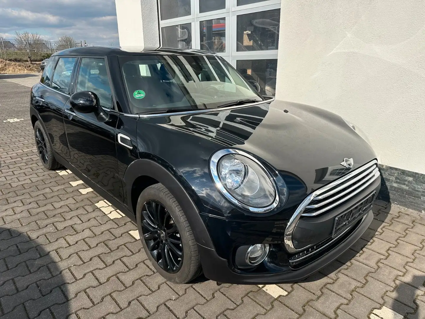 MINI One Clubman Pepper 1.5 Schwarz - 1