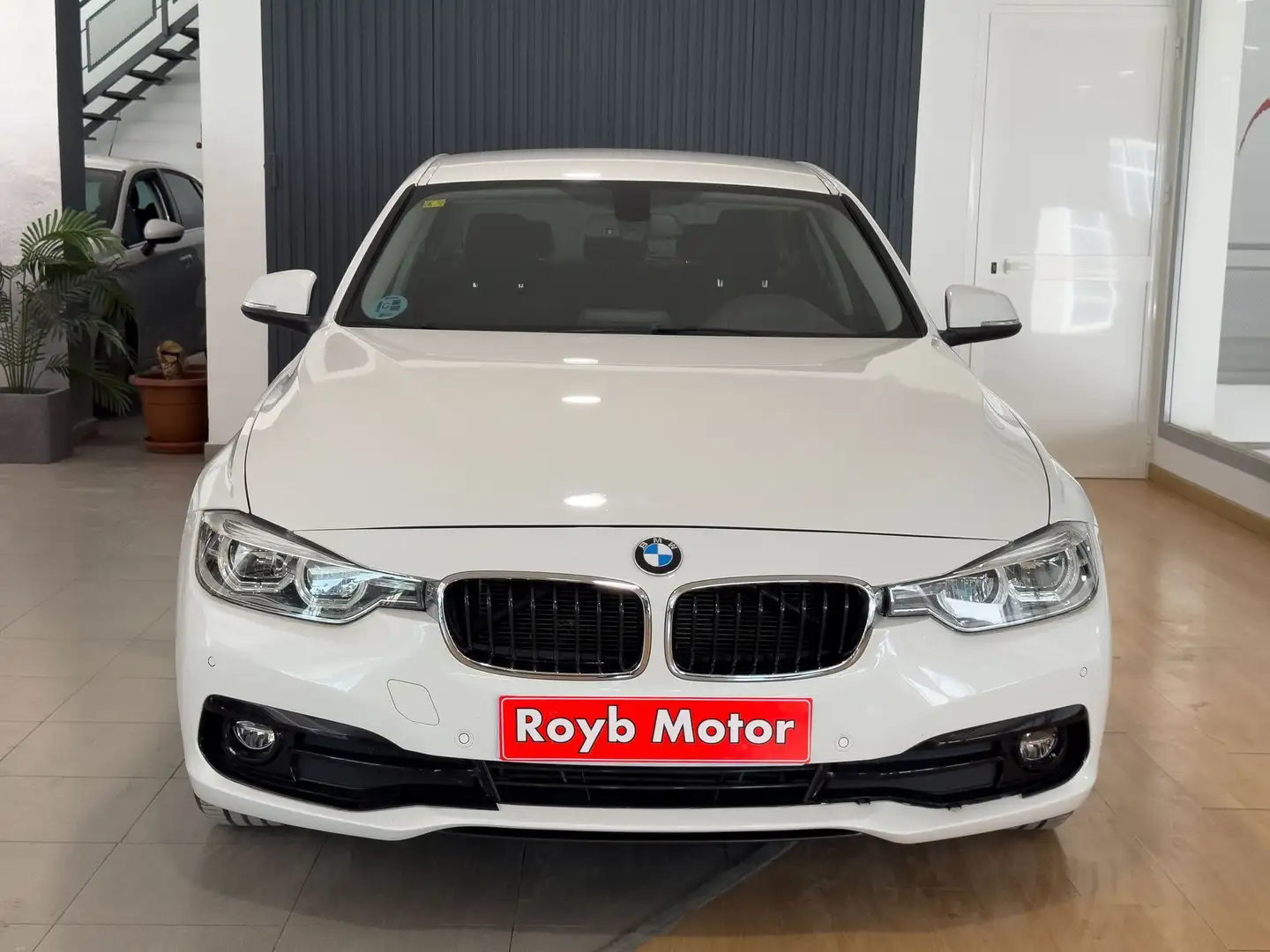 BMW 320 320d xDrive - 2