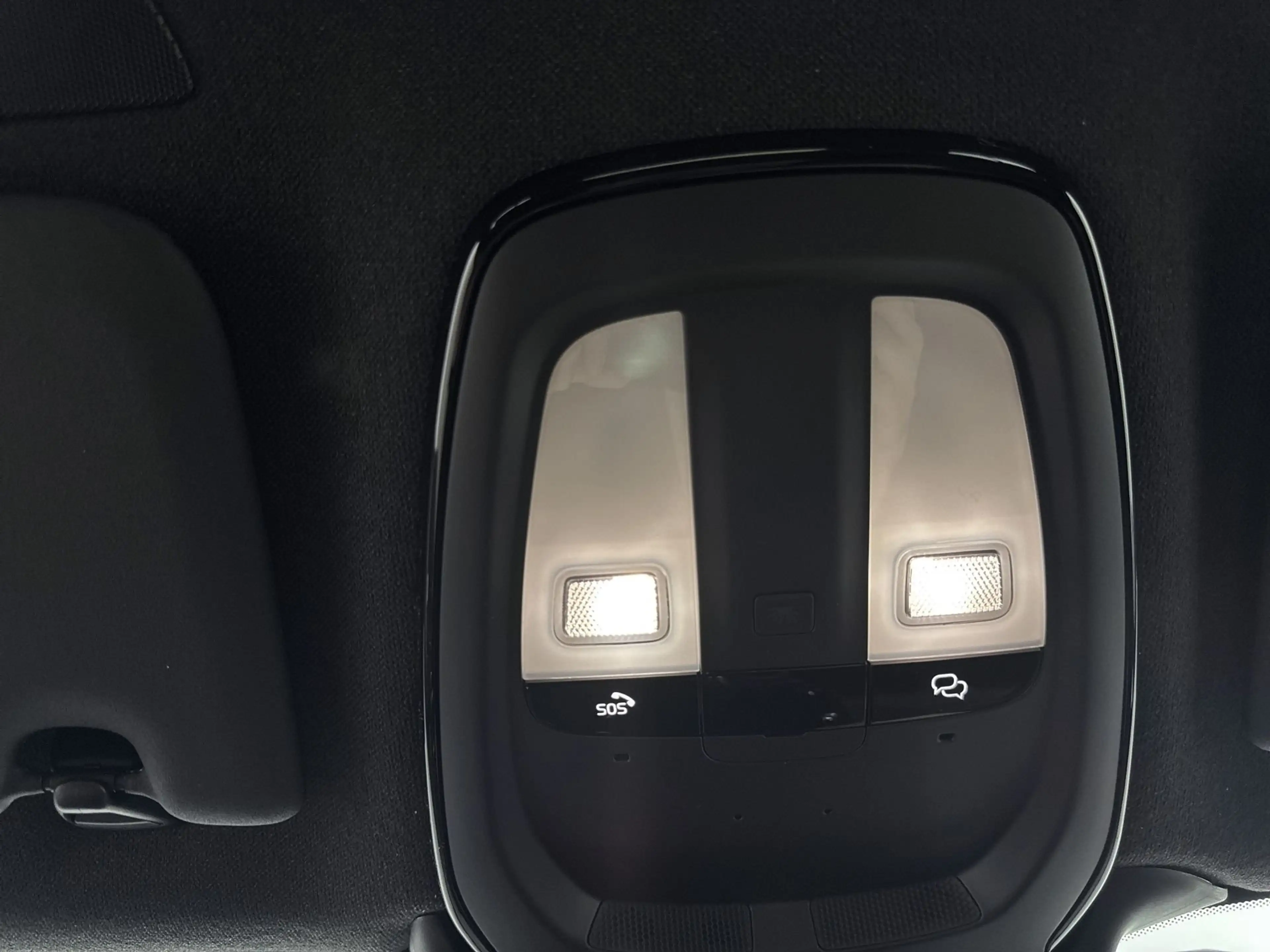 Volvo EX40 Extended Range Plus Black Edition | 20 inch LM | H — photo 16