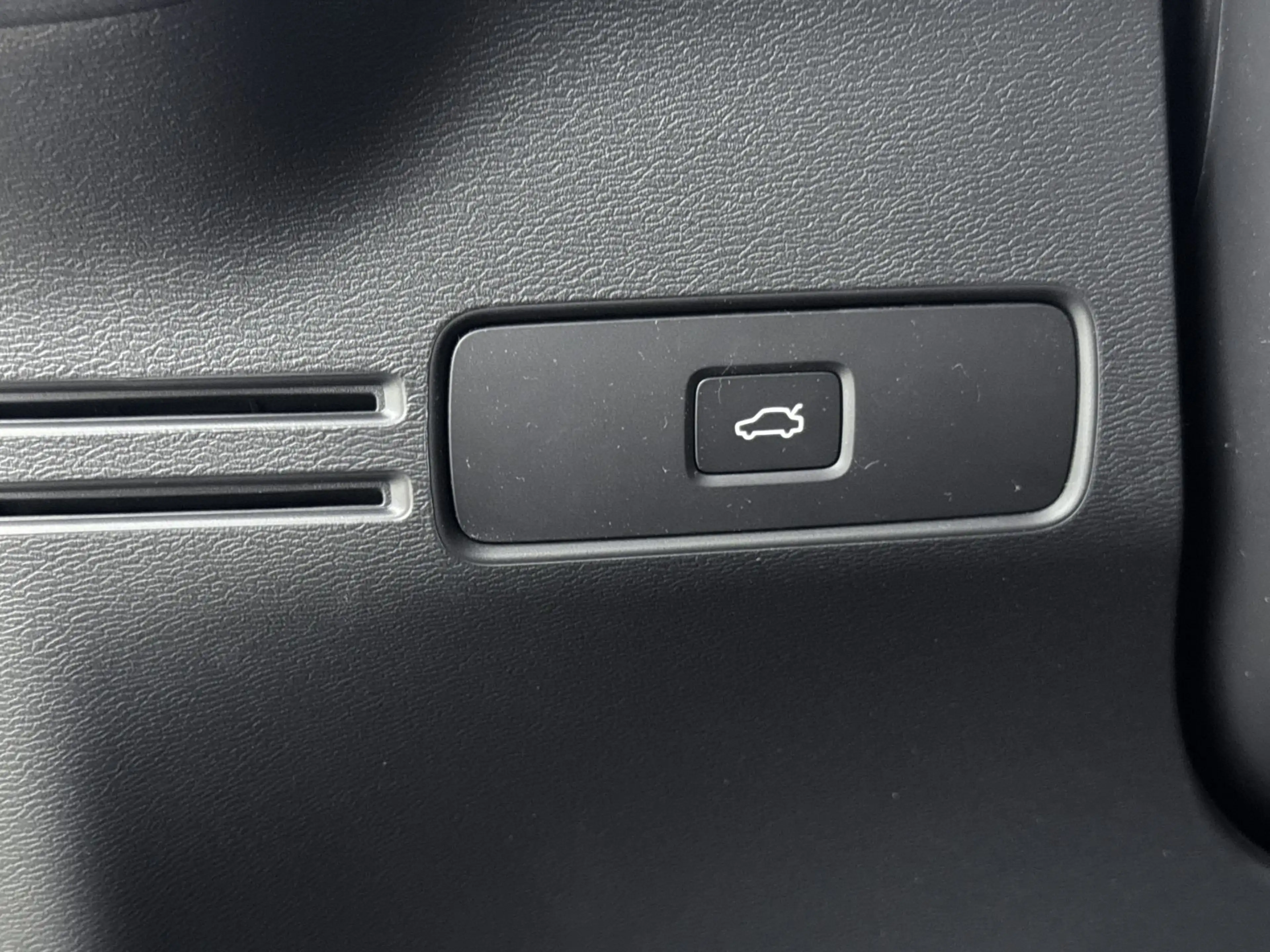 Volvo EX40 Extended Range Plus Black Edition | 20 inch LM | H — photo 11