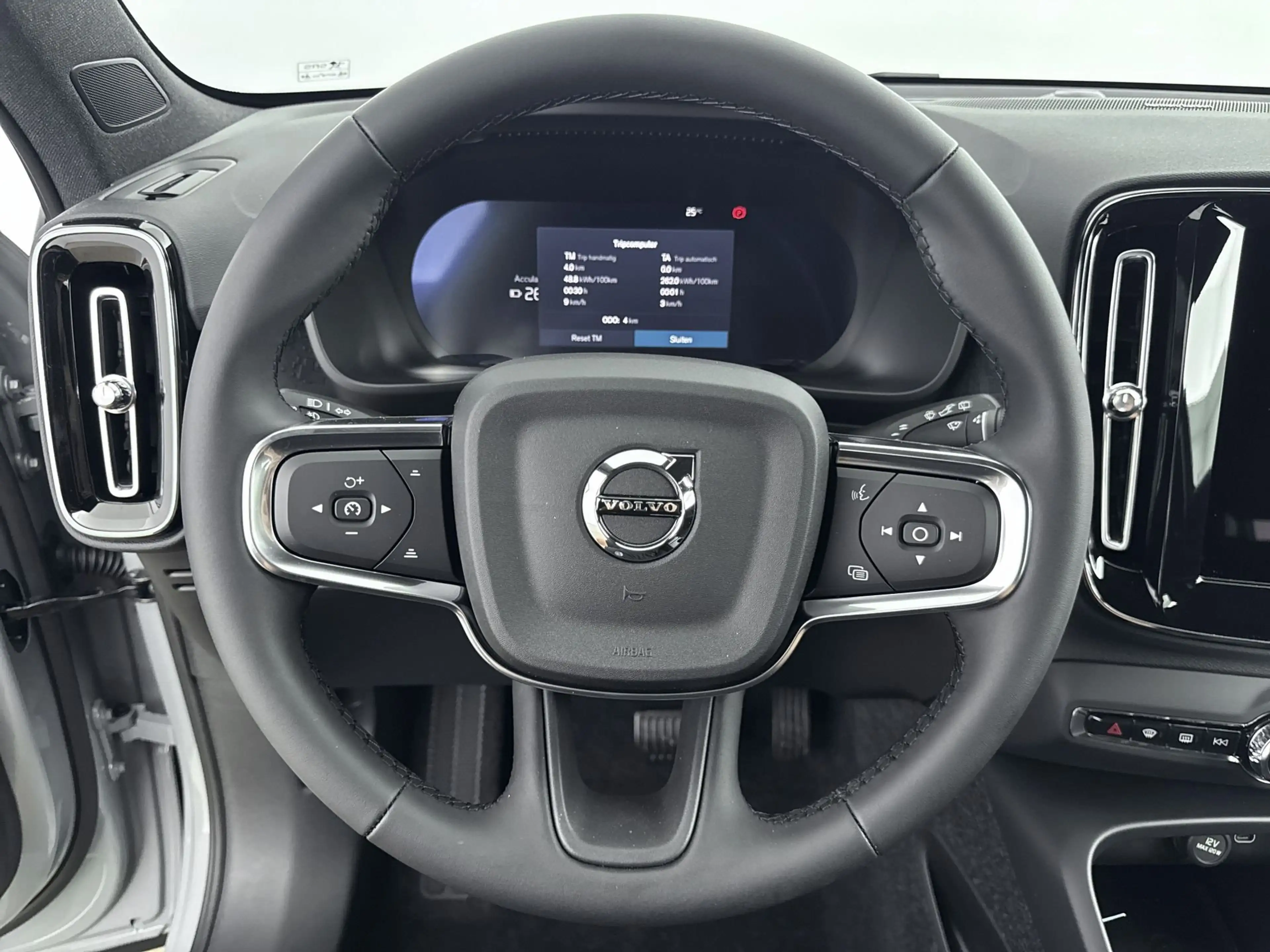 Volvo EX40 Extended Range Plus Black Edition | 20 inch LM | H — photo 19