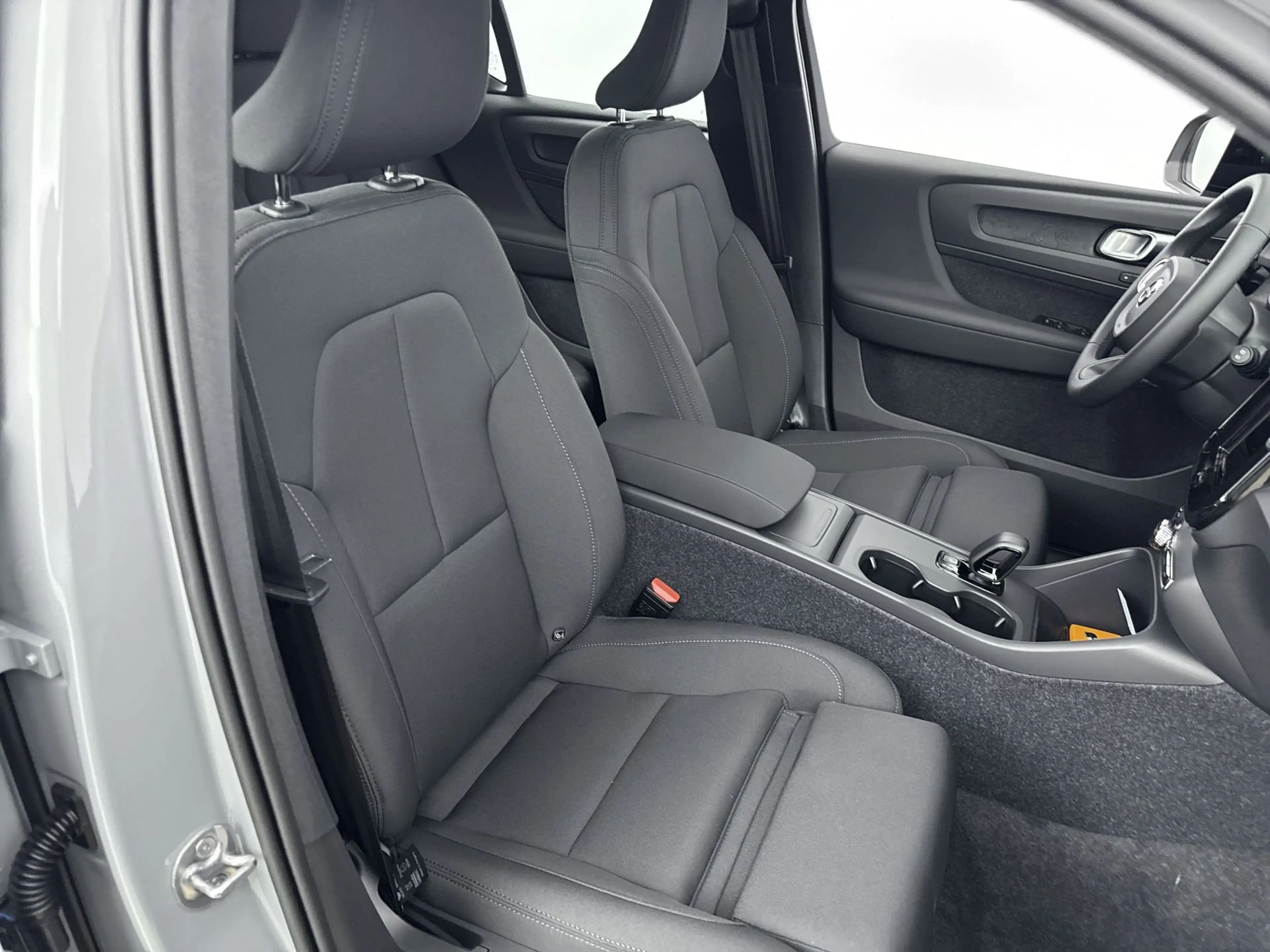 Volvo EX40 Extended Range Plus Black Edition | 20 inch LM | H — photo 18