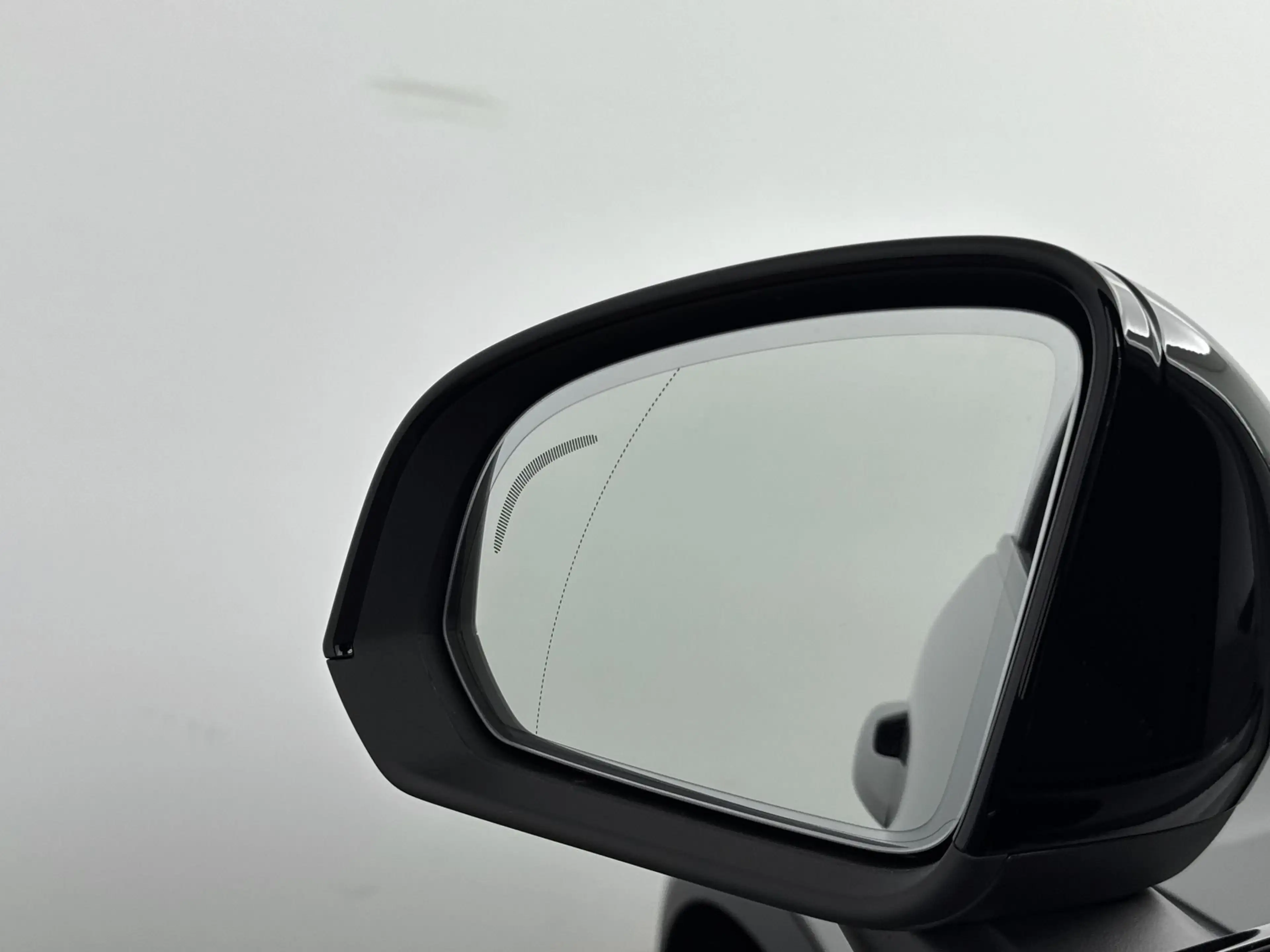 Volvo EX40 Extended Range Plus Black Edition | 20 inch LM | H — photo 33