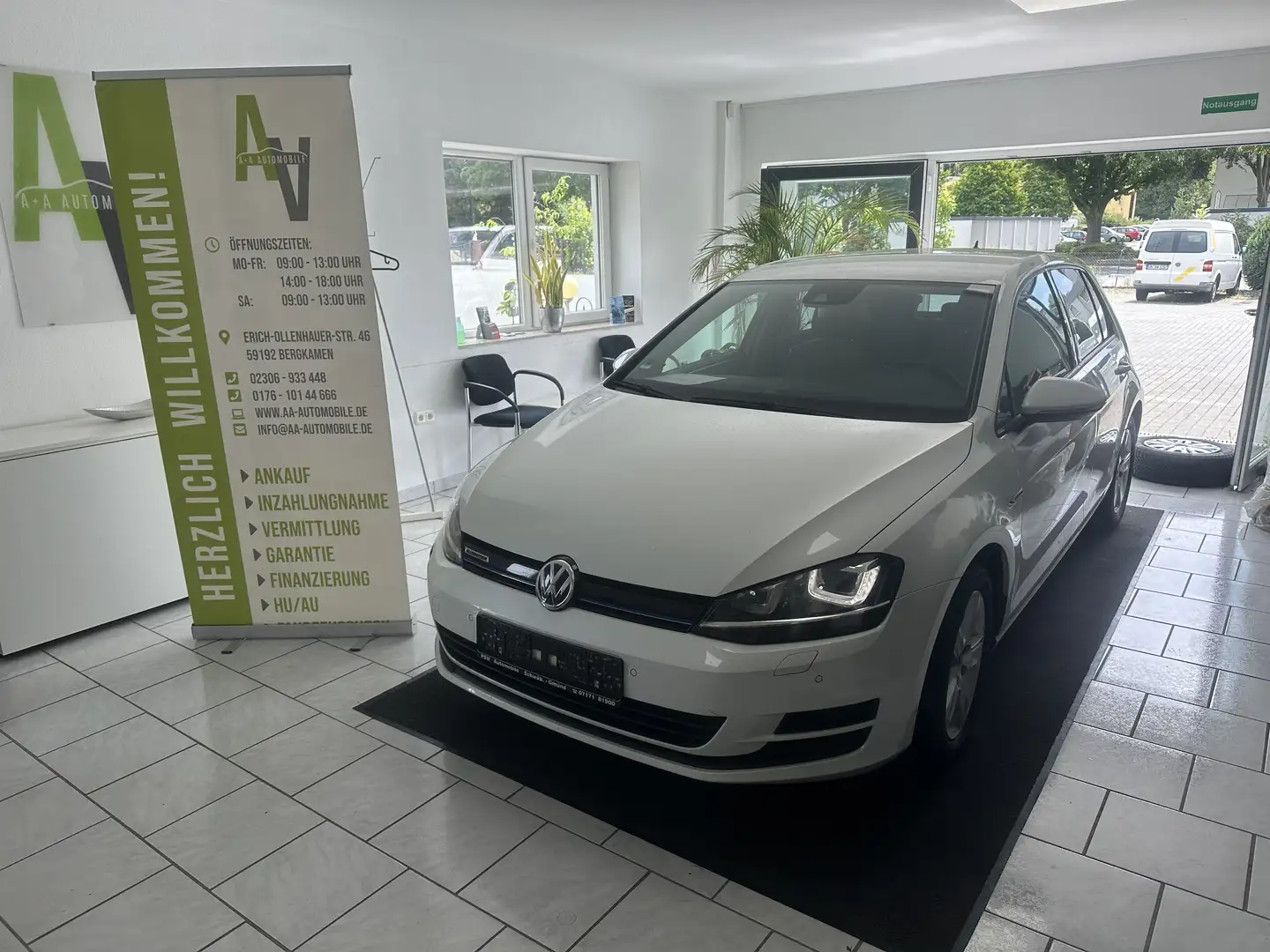 Volkswagen Golf Comfortline BlueMotion*NAVI+KLIMAAUTO.+PDC* Blanc - 1