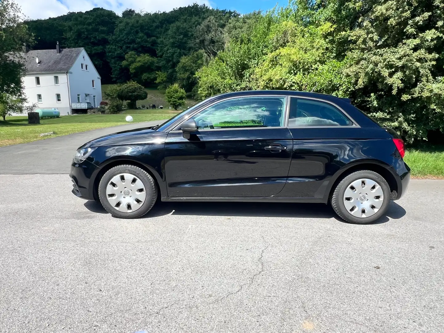 Audi A1 A1 1.2 TFSI // TÜV BIS 06.27 // PARKSENSOREN Schwarz - 2