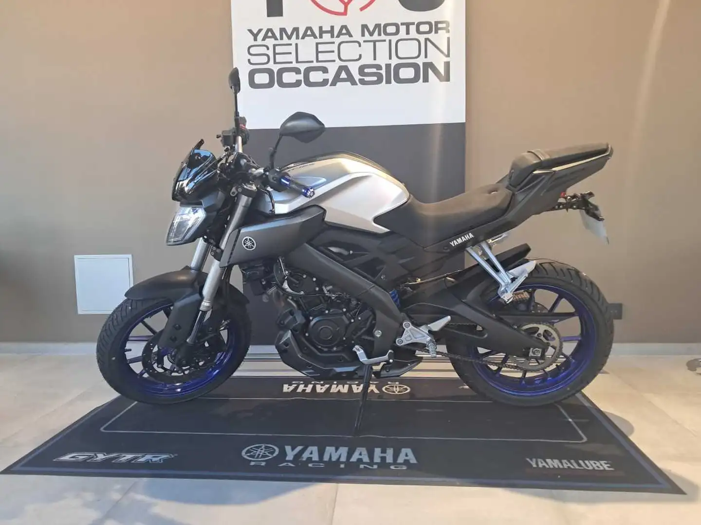 Yamaha MT-125 Gris - 2
