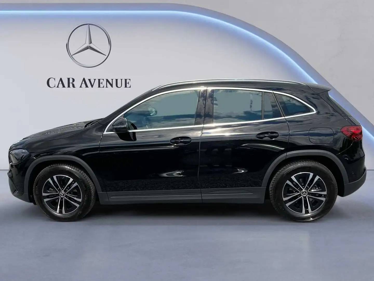 Mercedes-Benz GLA 180 Zwart - 2