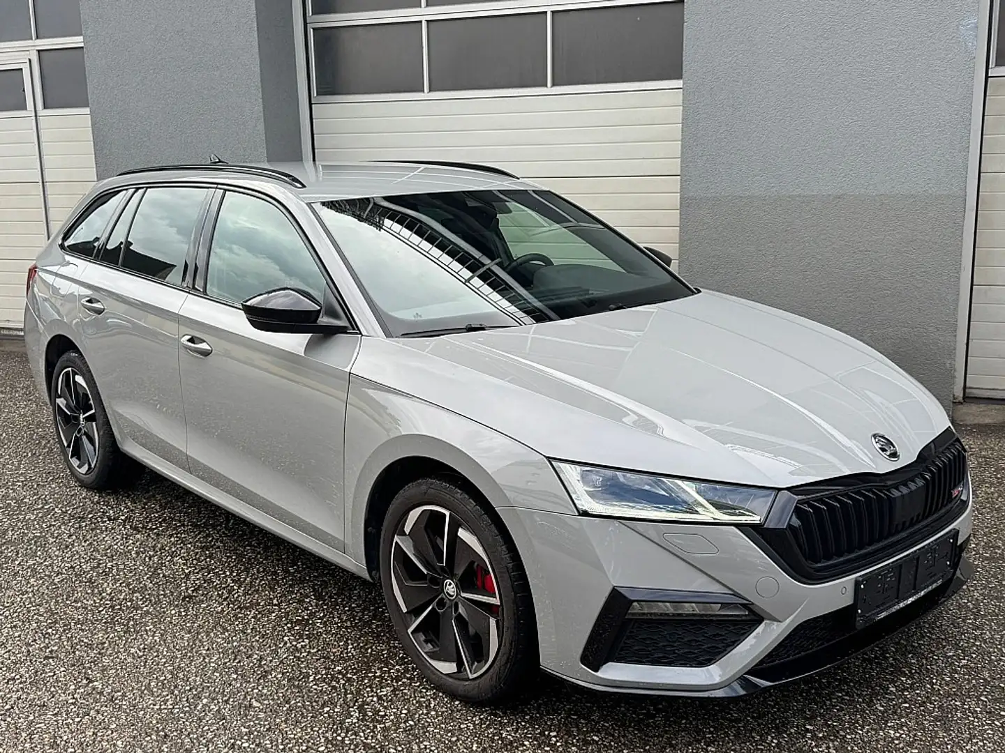 Skoda Octavia Combi RS iV 245 DSG Grau - 1