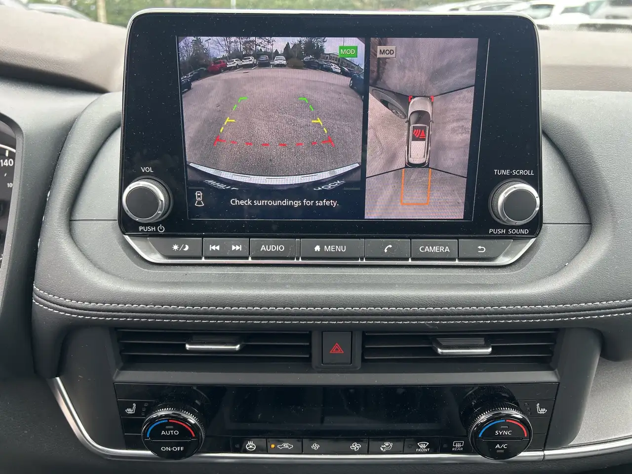 Nissan Rogue снимка Nissan Rogue