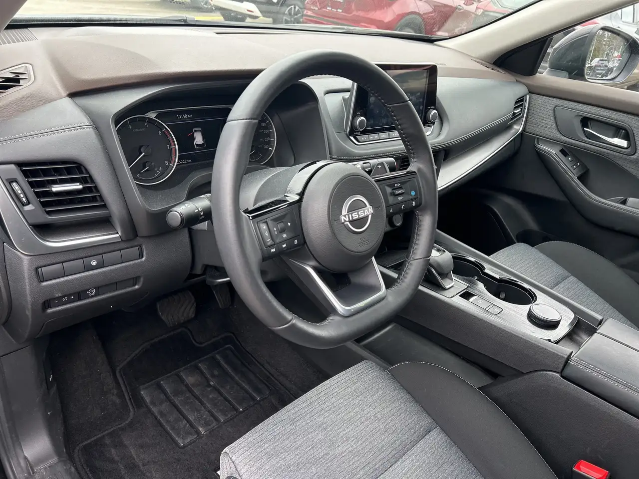 Nissan Rogue снимка Nissan Rogue