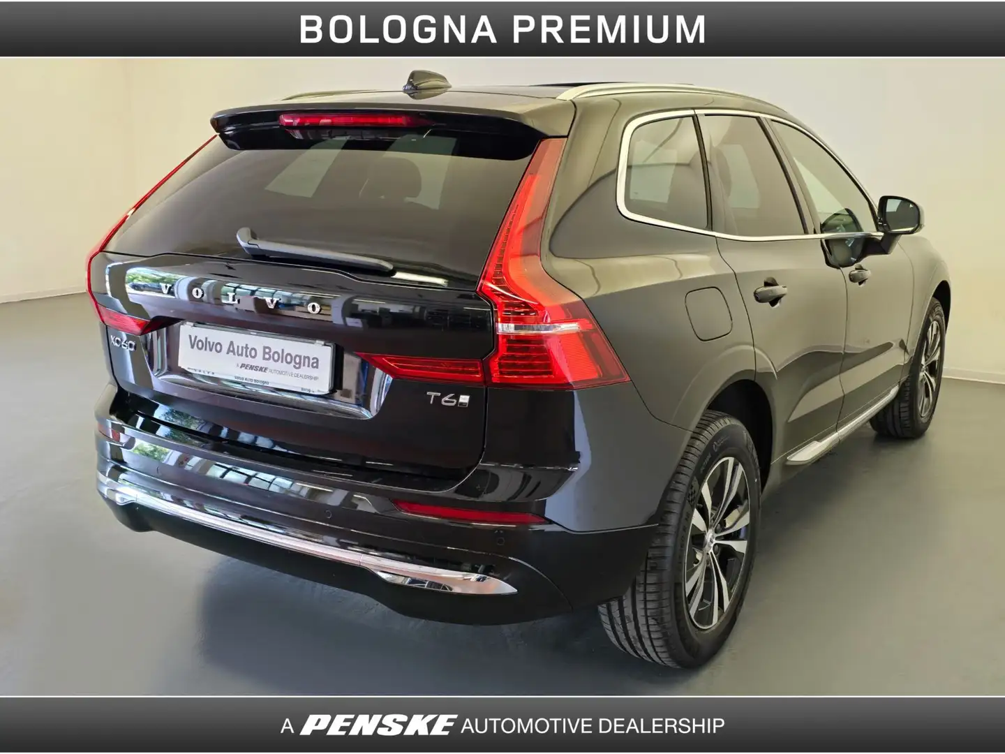 Volvo XC60 T6 Plug-in hybrid AWD automatico Core Nero - 2