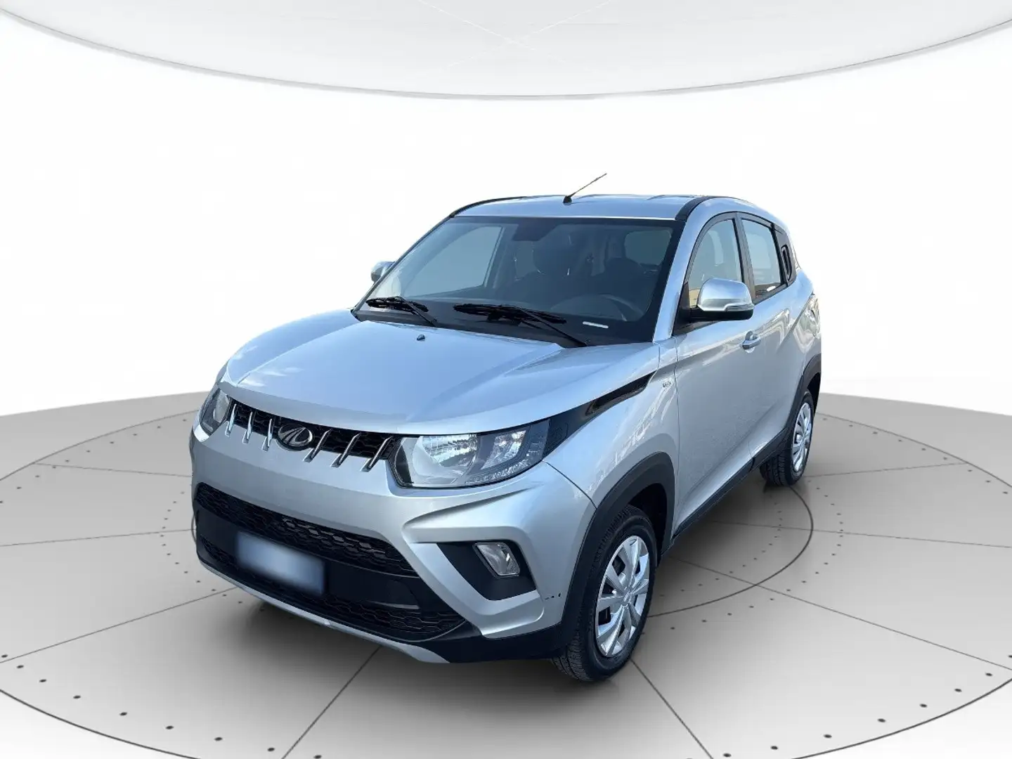 Mahindra KUV100 1.2 K6+ Silber - 1