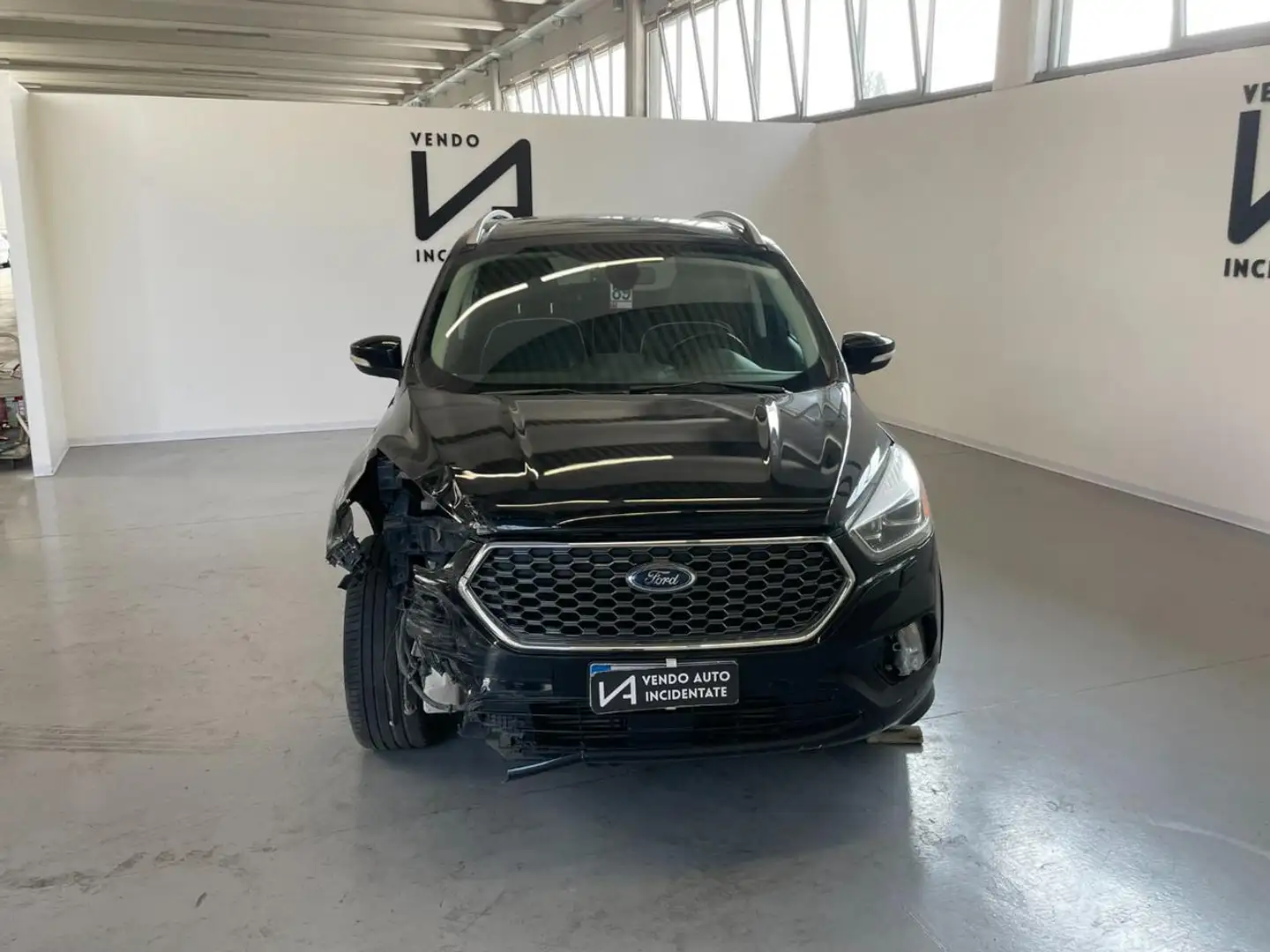 Ford Kuga 2.0 TDCI 180CV S&S 4WD POWERSHIFT VIGNALE Nero - 2