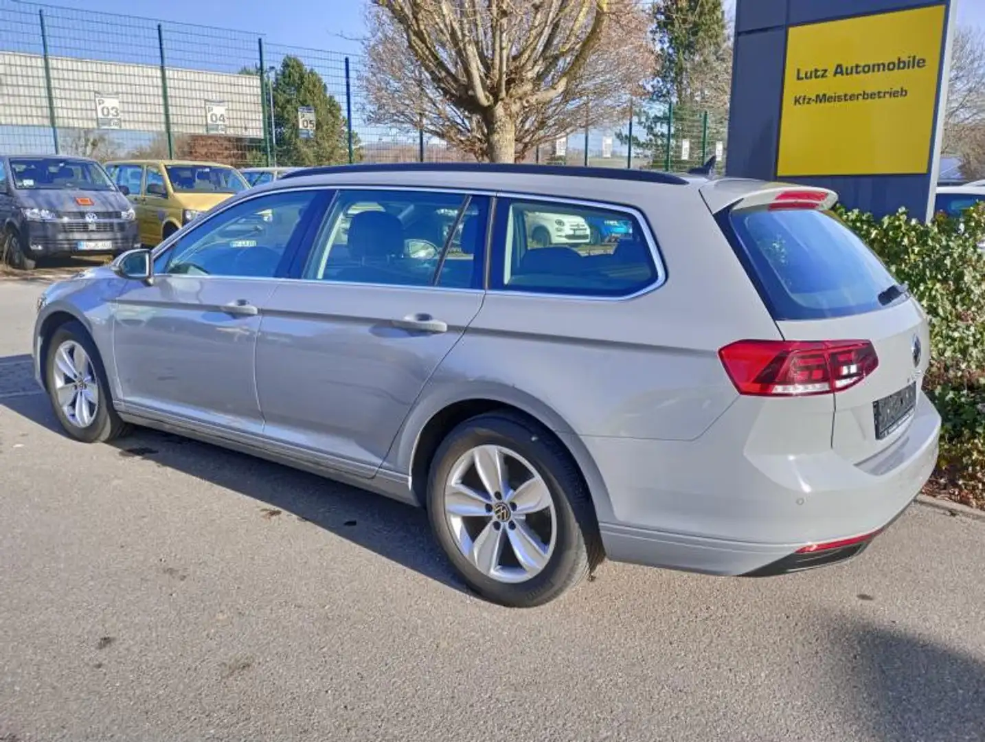 Volkswagen Passat Variant Business Diesel Grau - 2