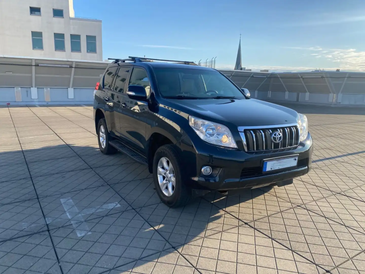 Toyota Land Cruiser 3.0 D-4D AutomatikLeder VOLL Noir - 1