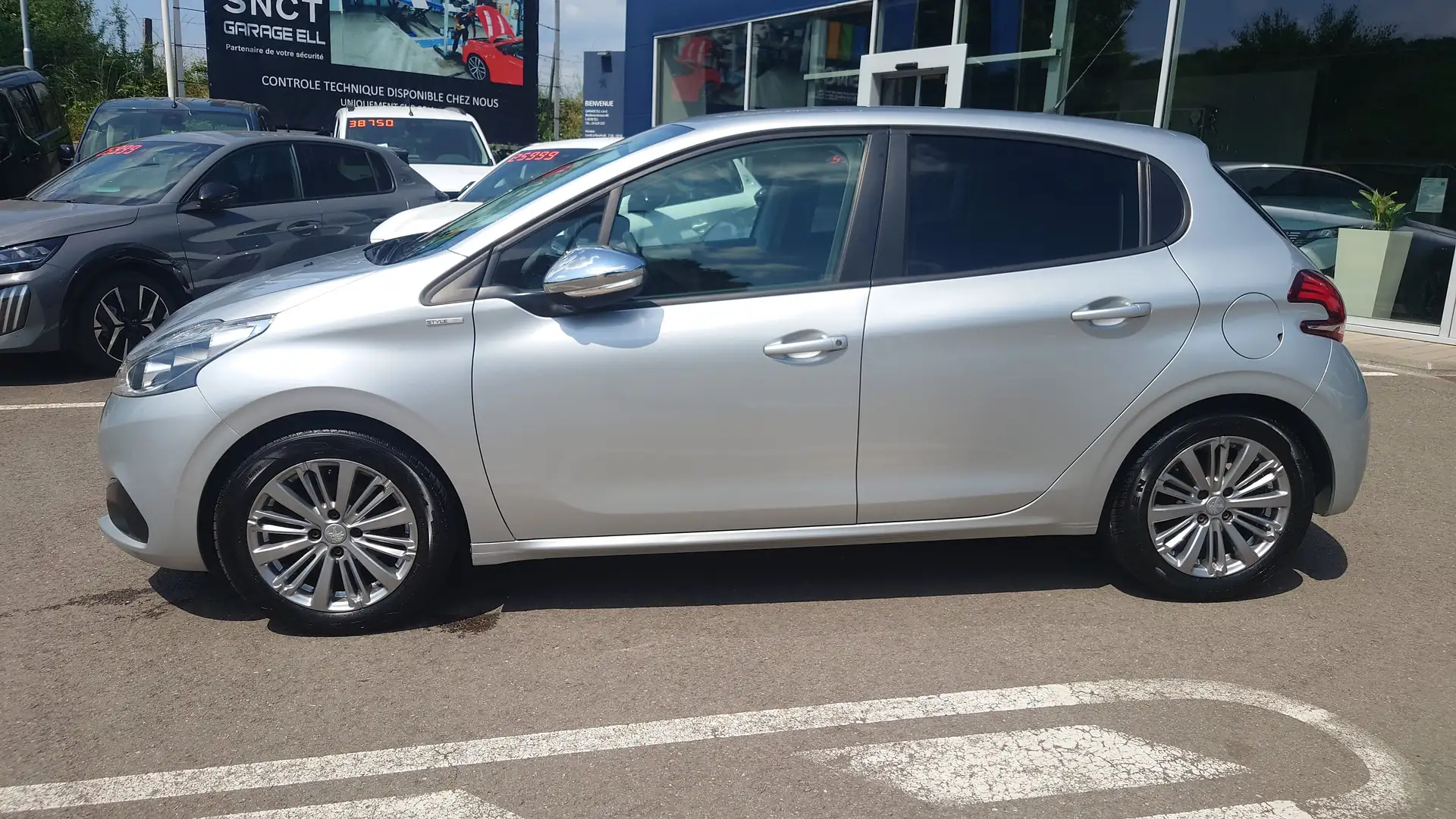 Peugeot 208 Style Gris - 2